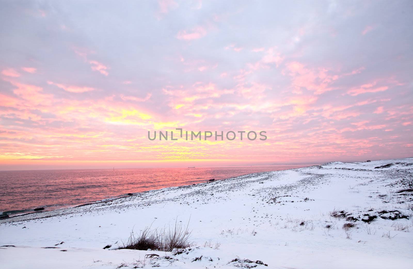 Sunset in wintertime at the Norwegian coast, Moelen