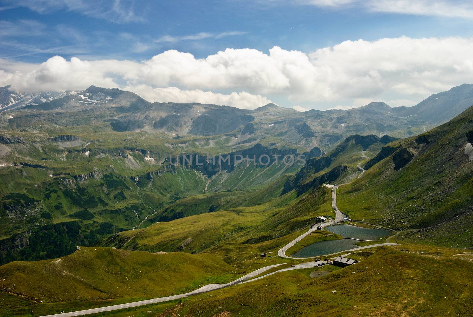 Wide view over the valley