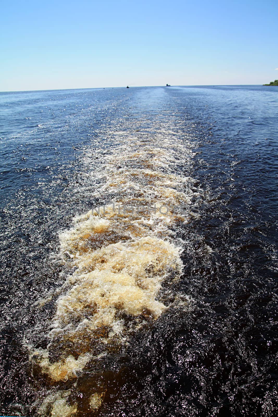 trace from motor ship
