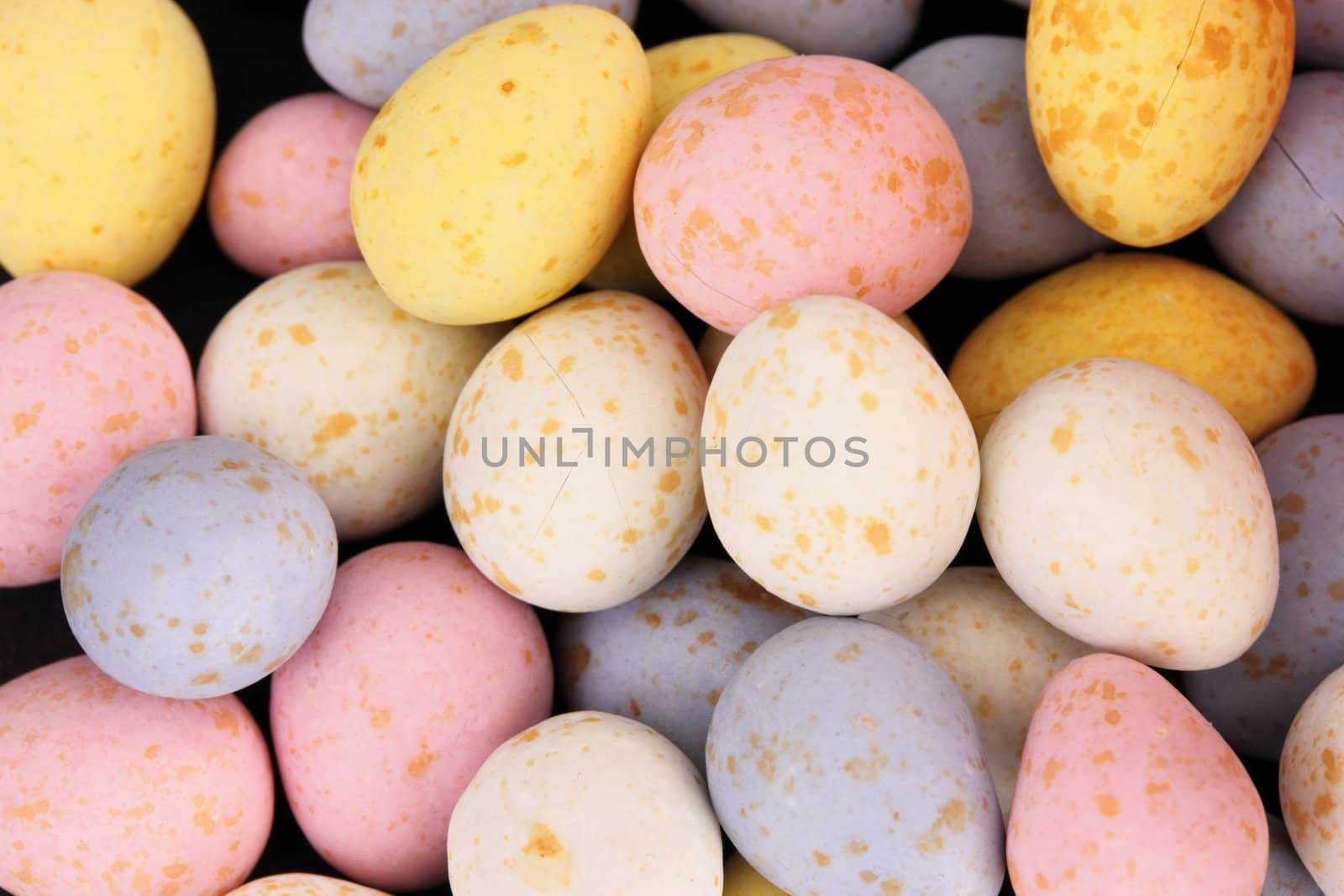 mini sugar coated eggs by mitzy