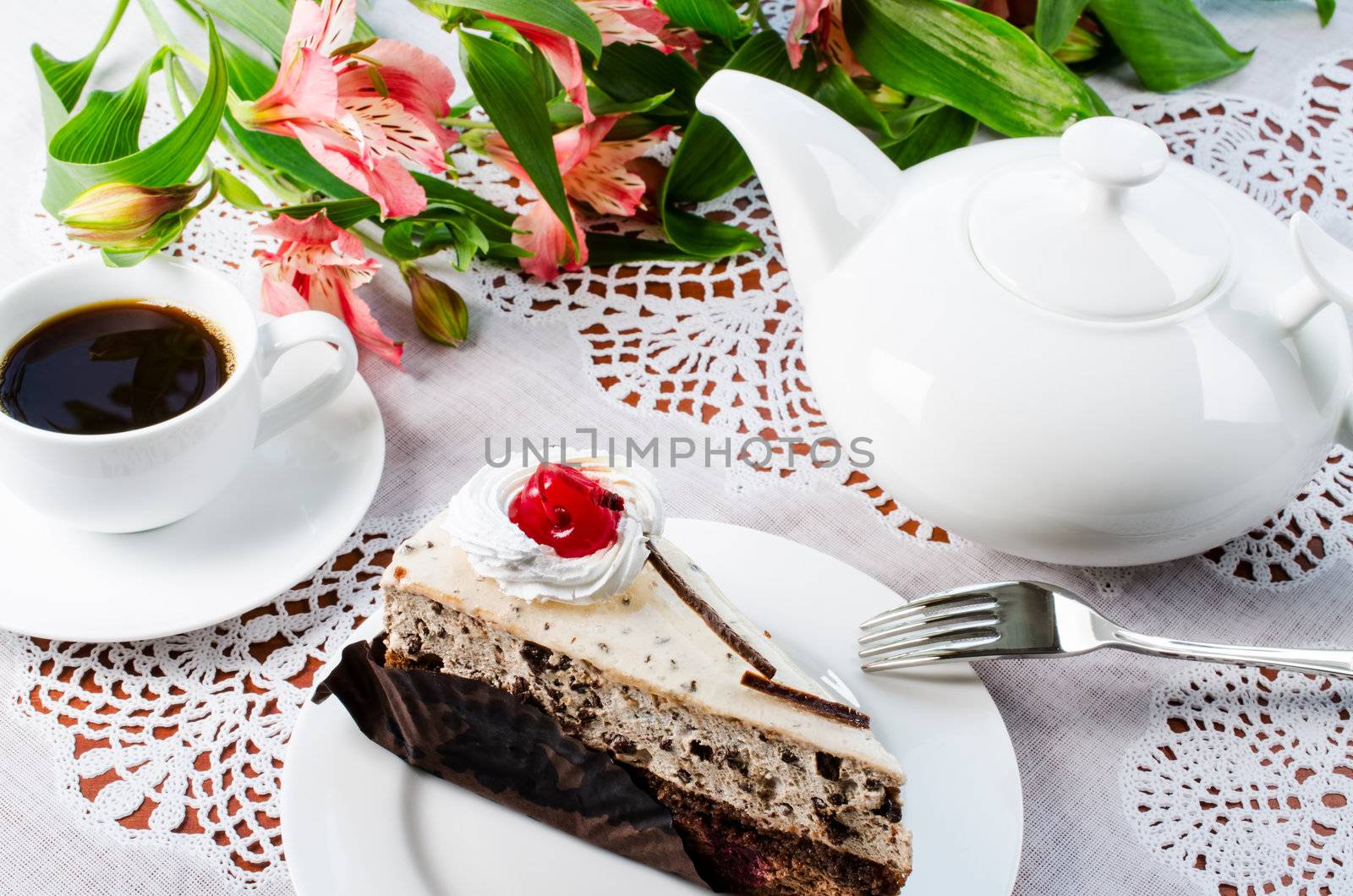 Cake coffee teapot by Nanisimova