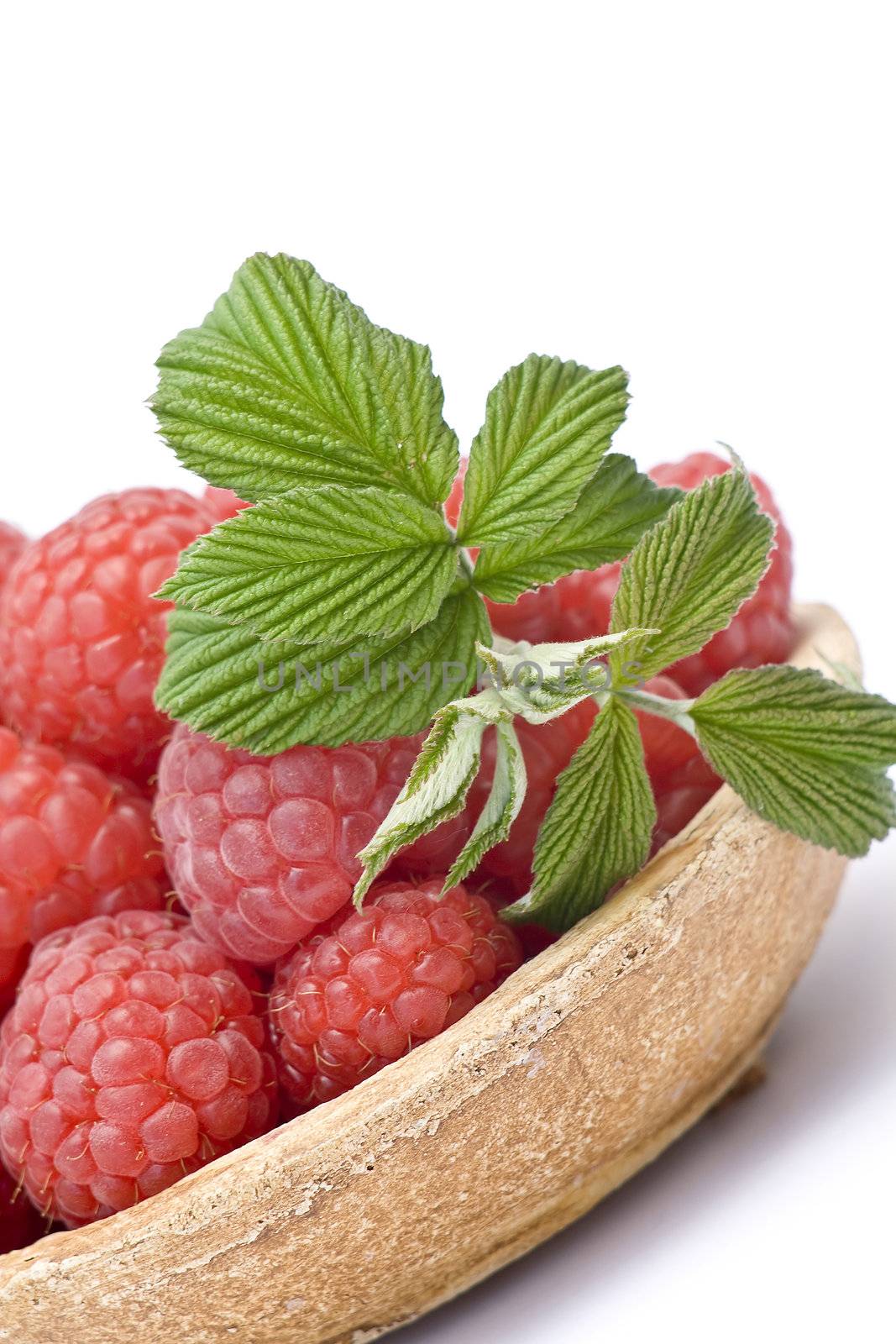 fresh raspberries by miradrozdowski