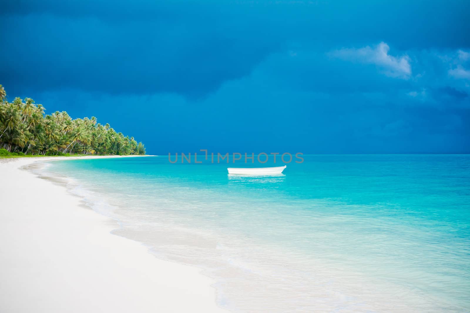 Desert island beach by photoroman