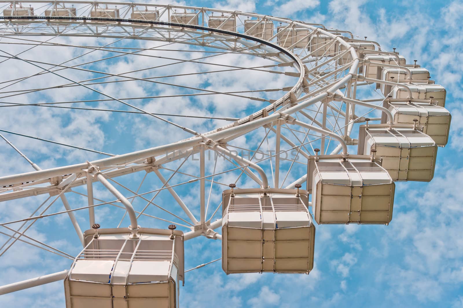 Ferris Wheel by photoroman
