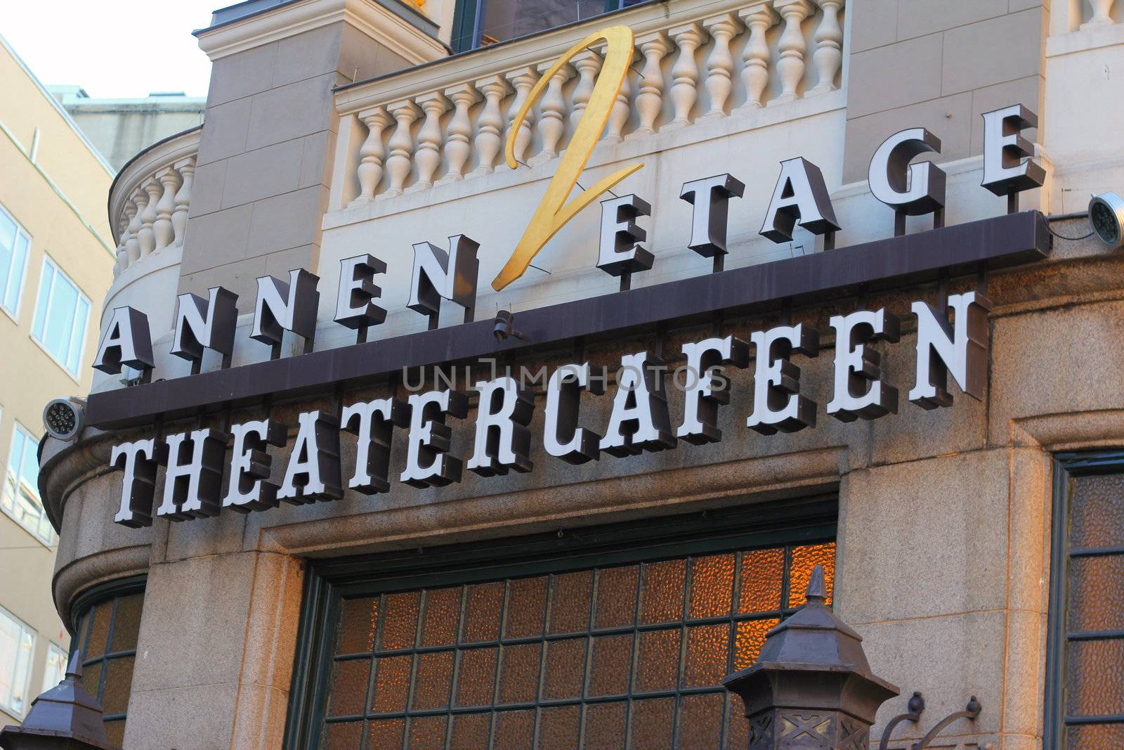 The Theatre Café (Norwegian: Theatercafeen), opened in 1900, is one of Oslos most popular restaurants. It's located next to the norwegian National Theatre.