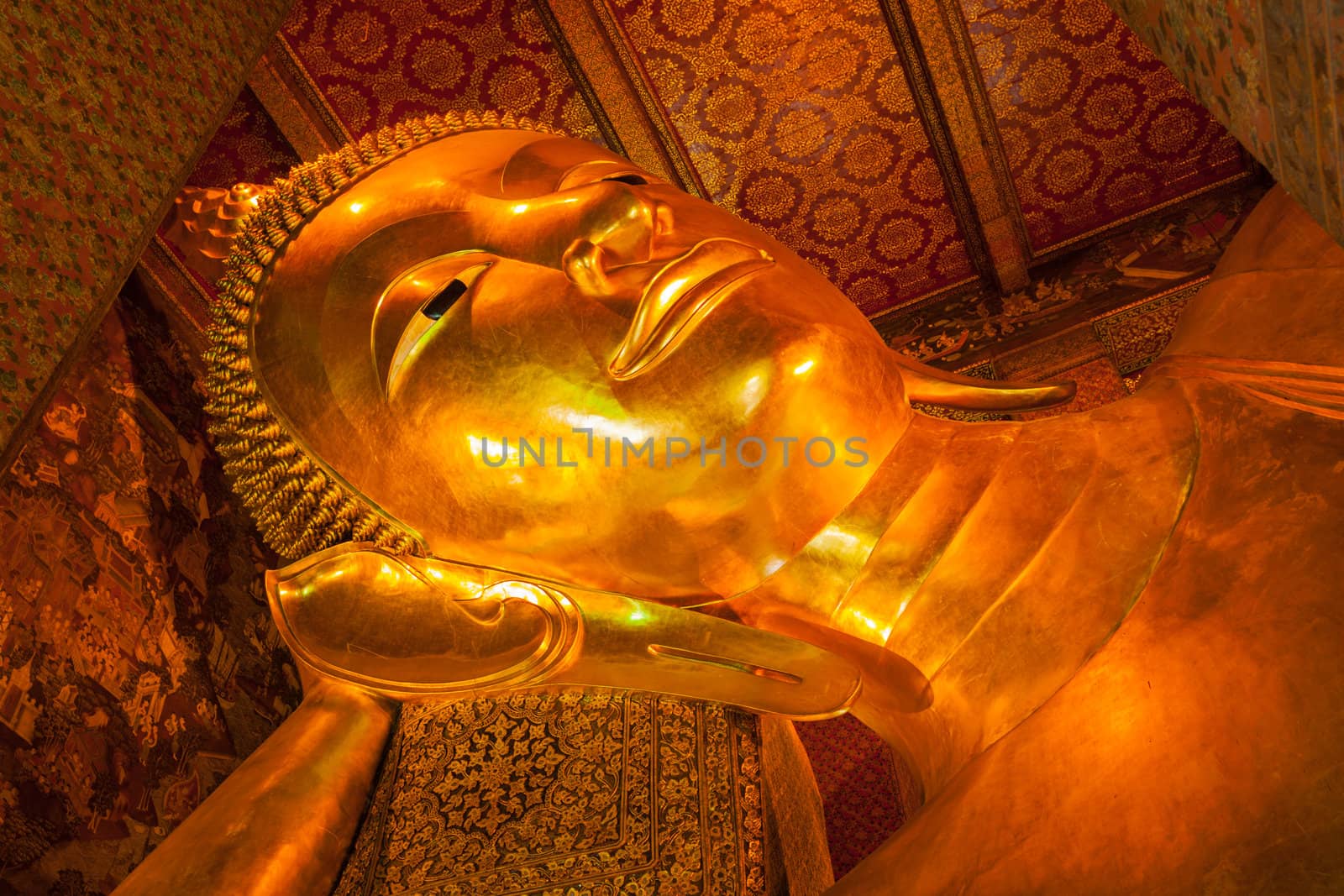 Reclining Buddha face by dimol