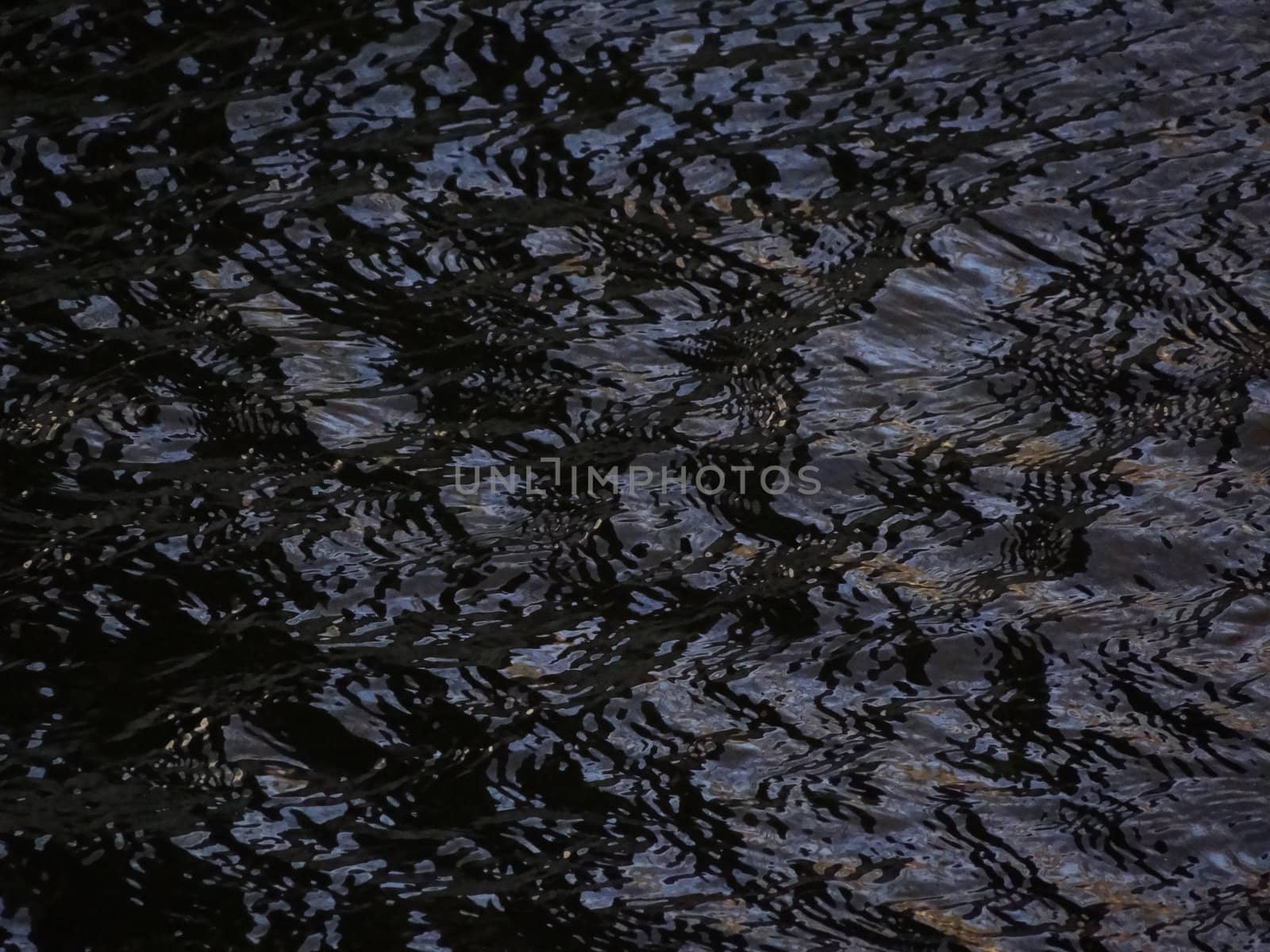 Ripples by Mbatelier