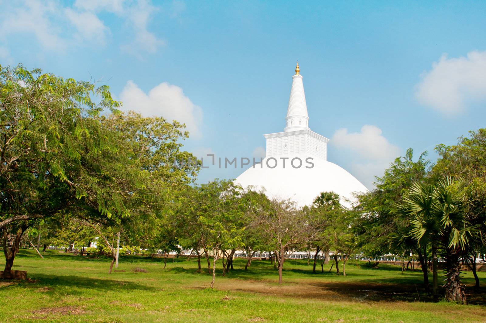 Buddhist white stupa Ruvanveli, Anuradhapura, Sri lanka