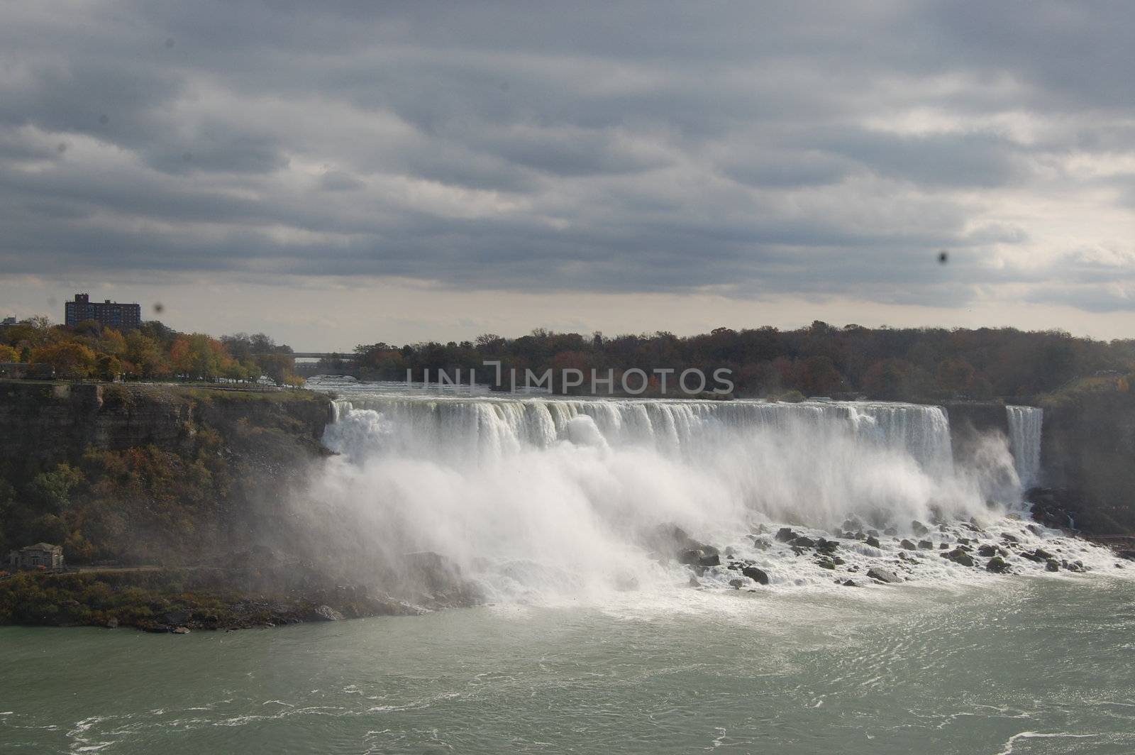 American Falls of Niagara Falls by tyroneburkemedia@gmail.com