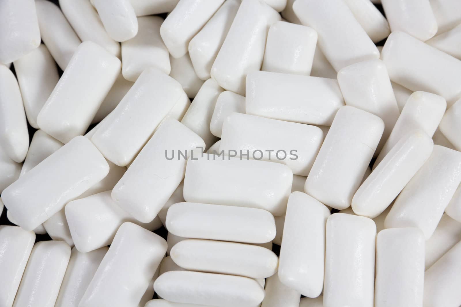 closeup picture of a bunch of white gums