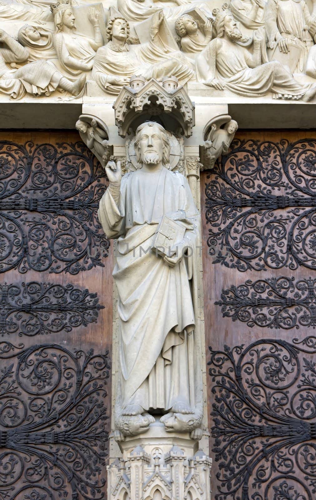 Jesus, statues of Our Lady of Paris, Notre-Dame de Paris ile de la citée (Paris France)