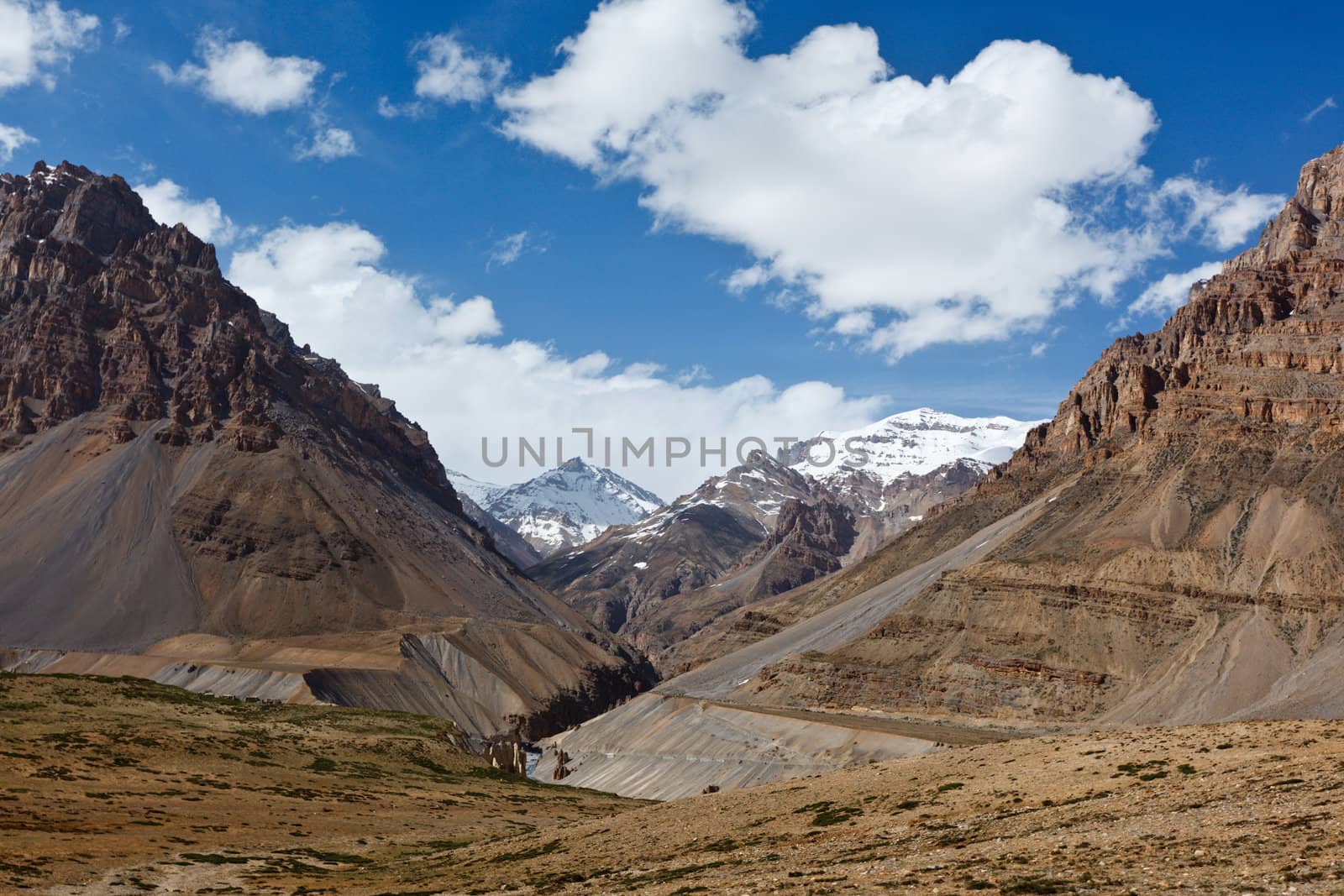 Valley in Himalayas by dimol