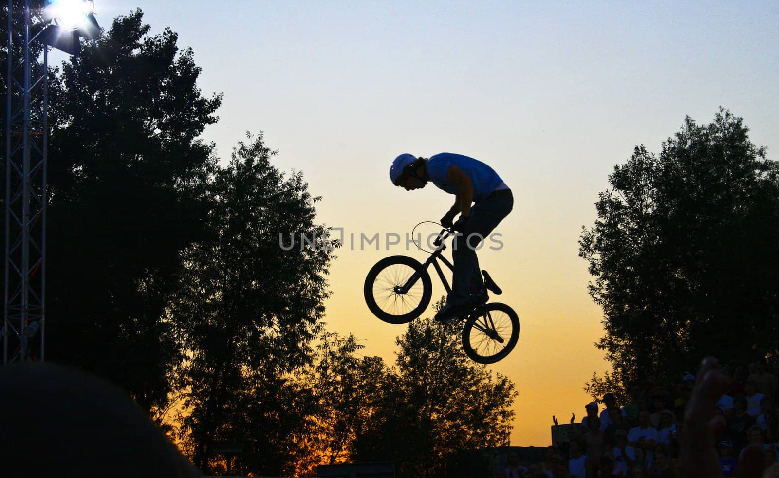 BMX Cyclist by tilvo