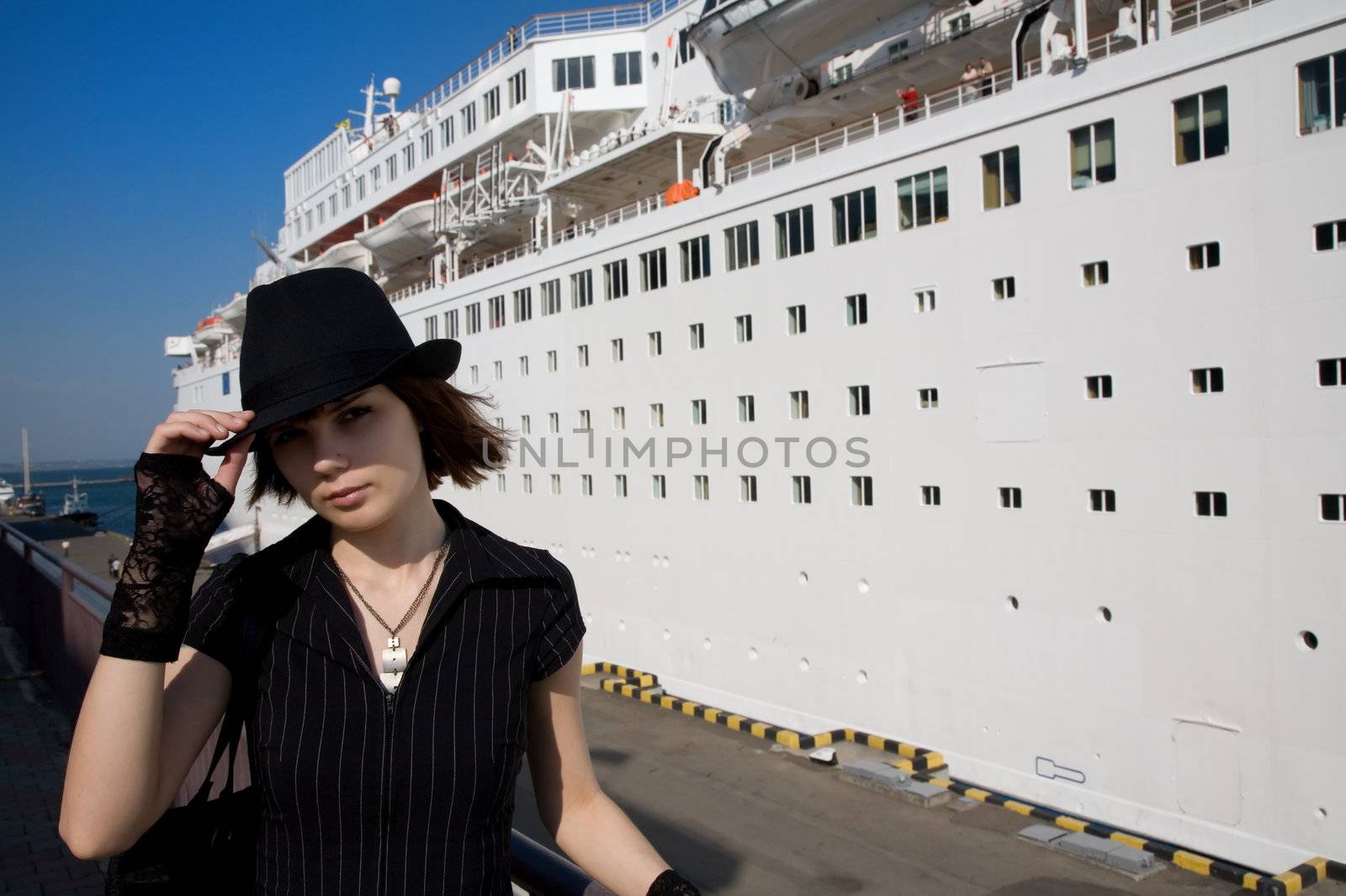 Stylish tourist girl  by Elisanth