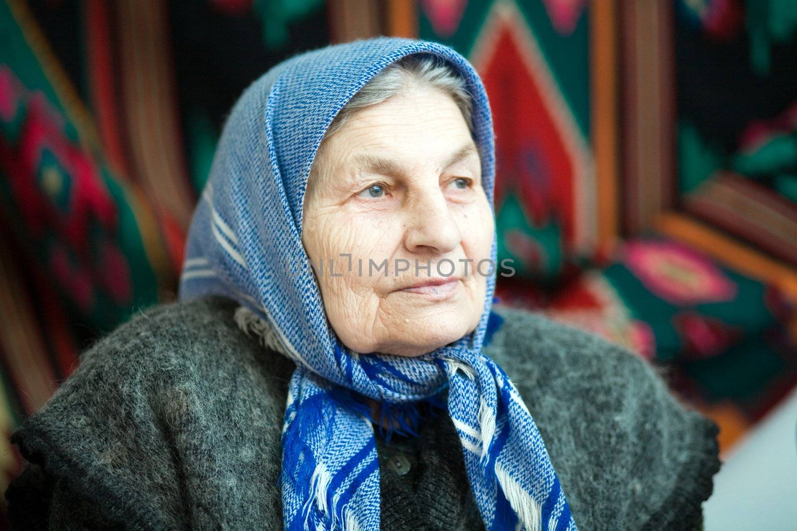 An image of a portrait of old woman