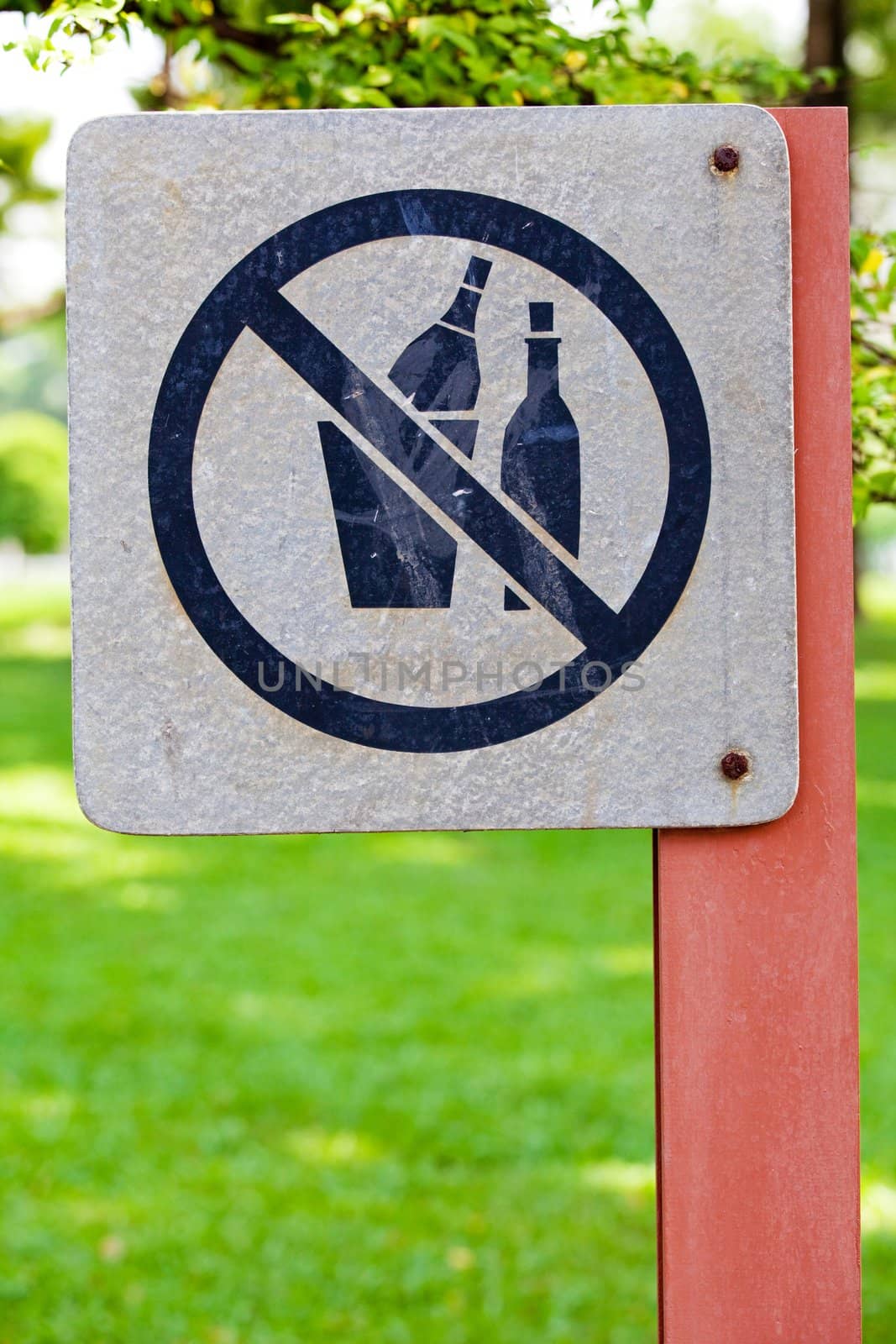 no drinking metal sign in the park