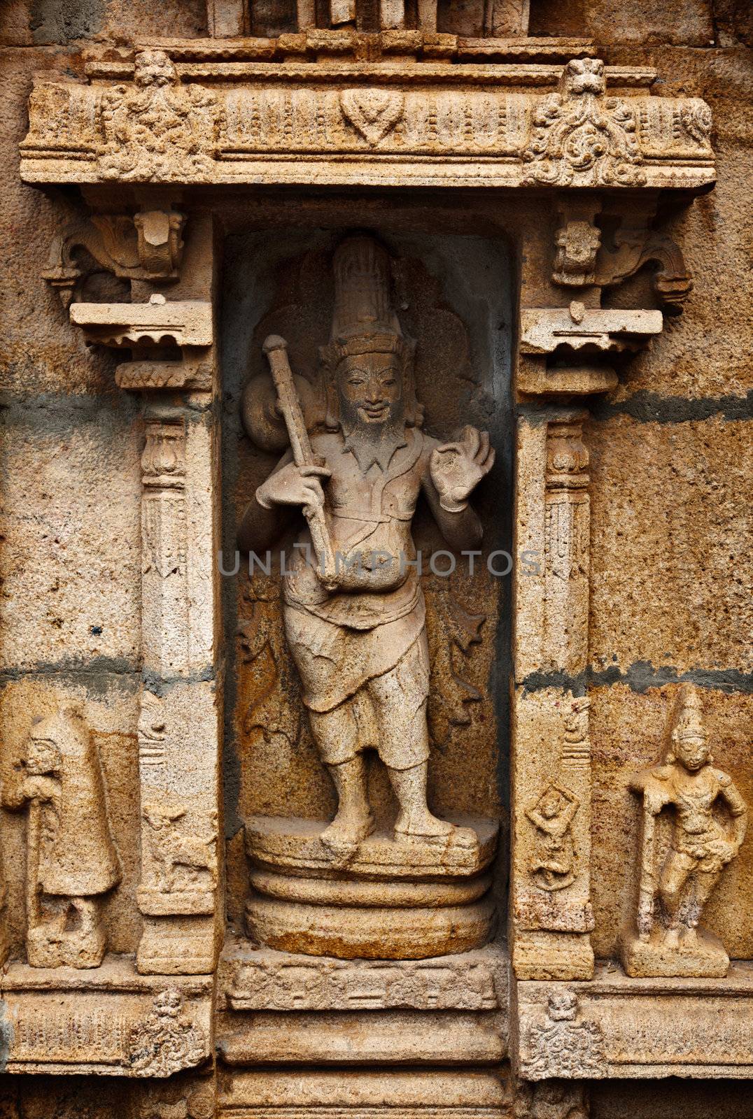 Bas relief in Hindu temple. Sri Ranganathaswamy Temple. Tiruchirappalli (Trichy), Tamil Nadu, India
