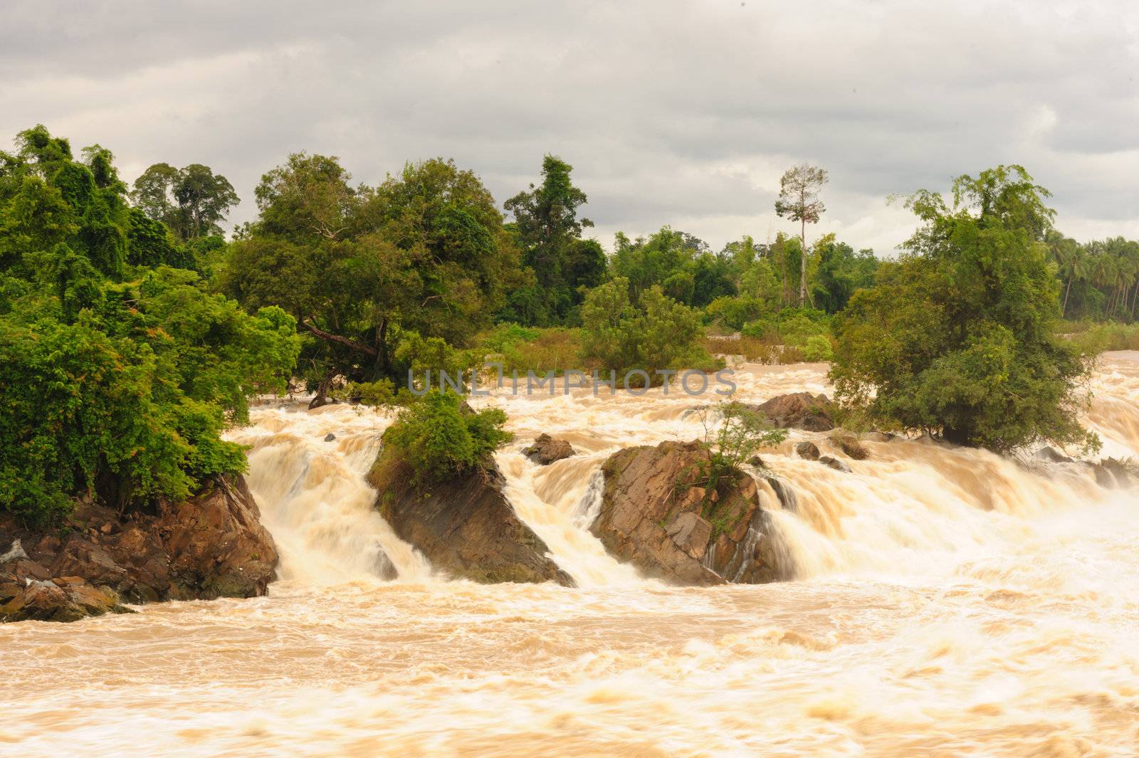 Con Pa Peng waterfall, Laos. by ngungfoto