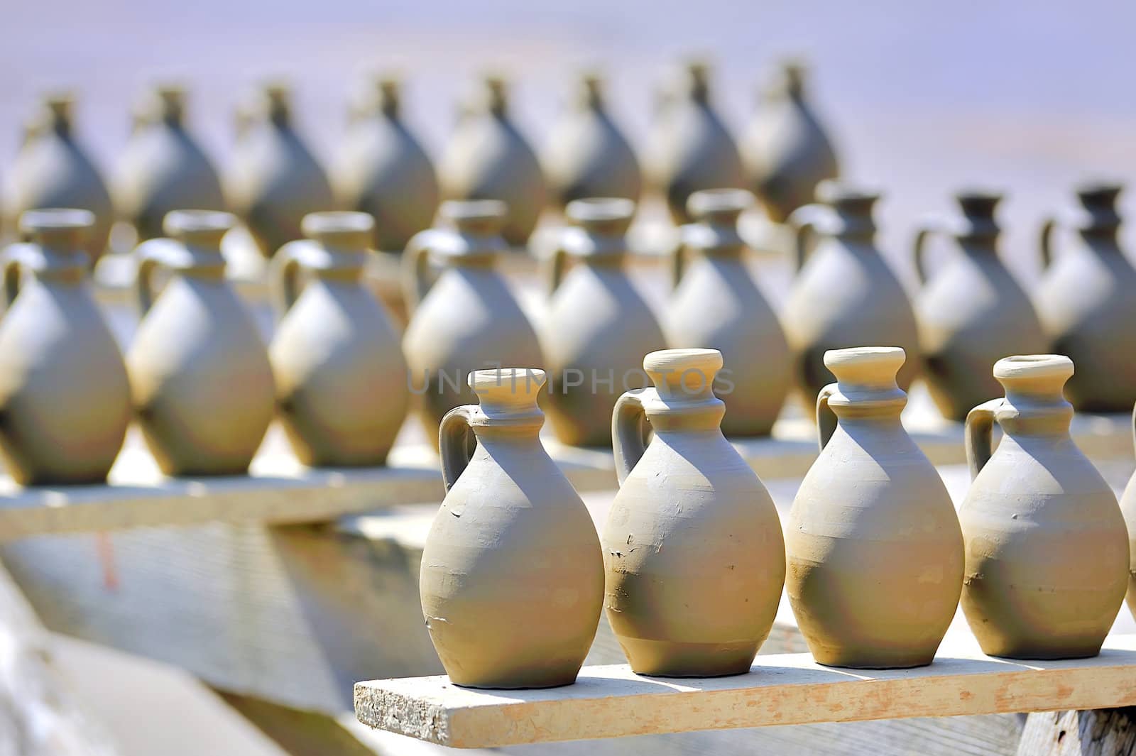 drying ceramic vase