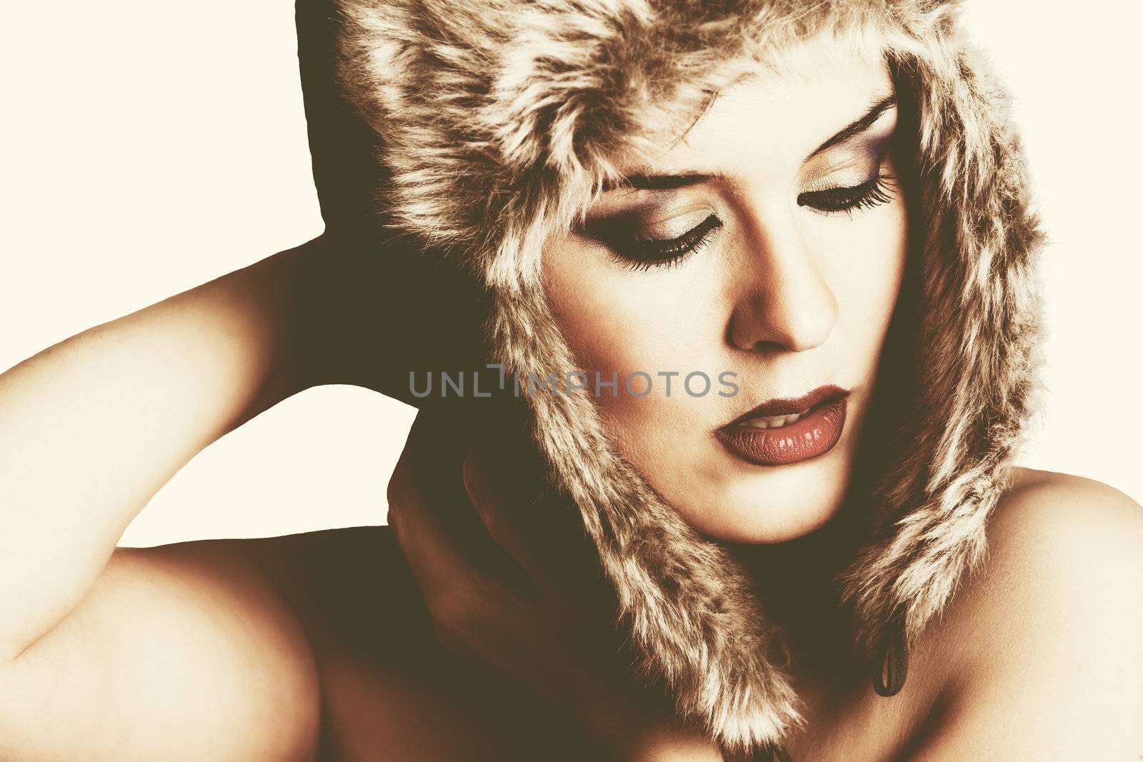 Sexy winter woman with snow hat, vintage style by FernandoCortes
