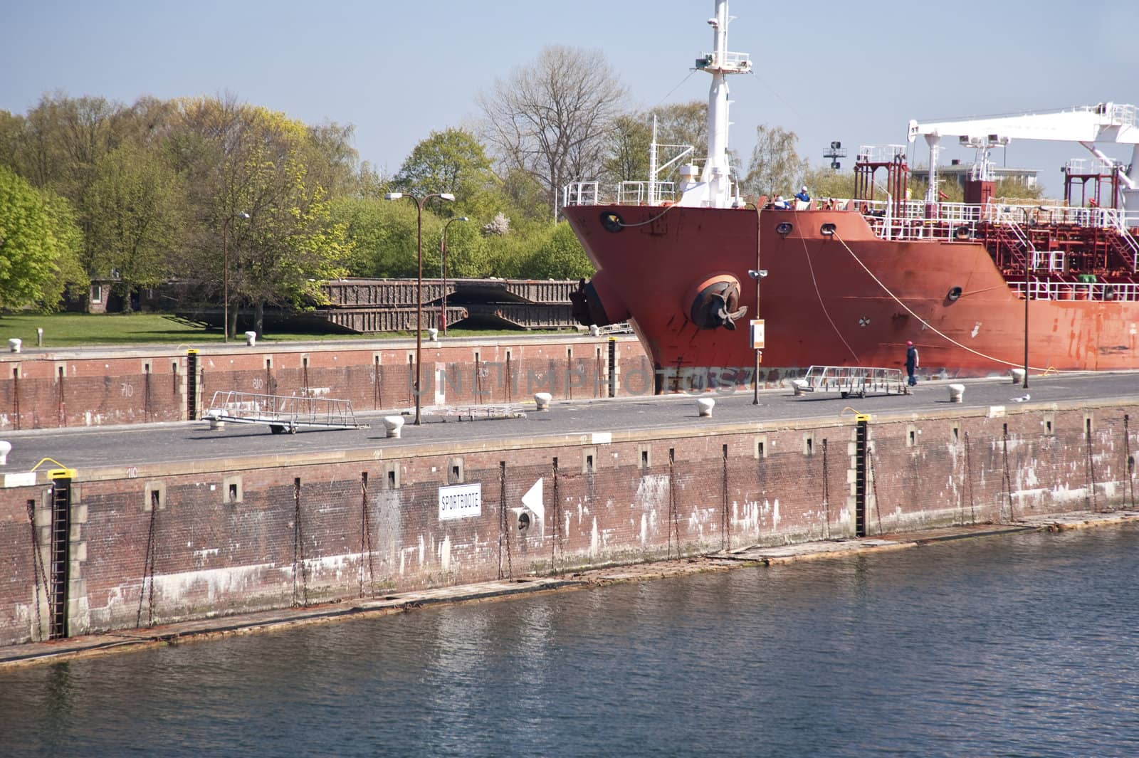 kiel canal / lock of holtenau