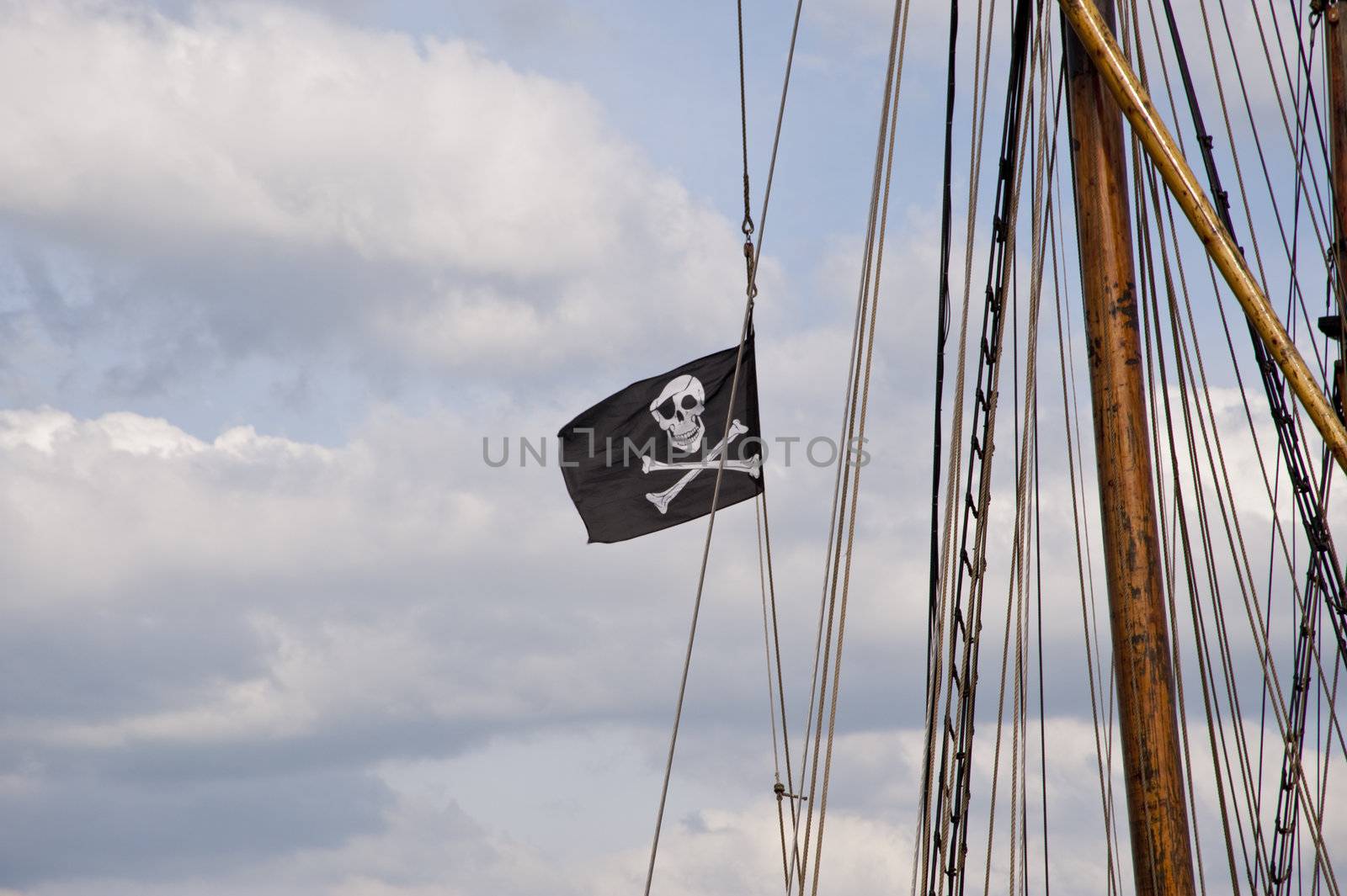 ship with skull an crossbones