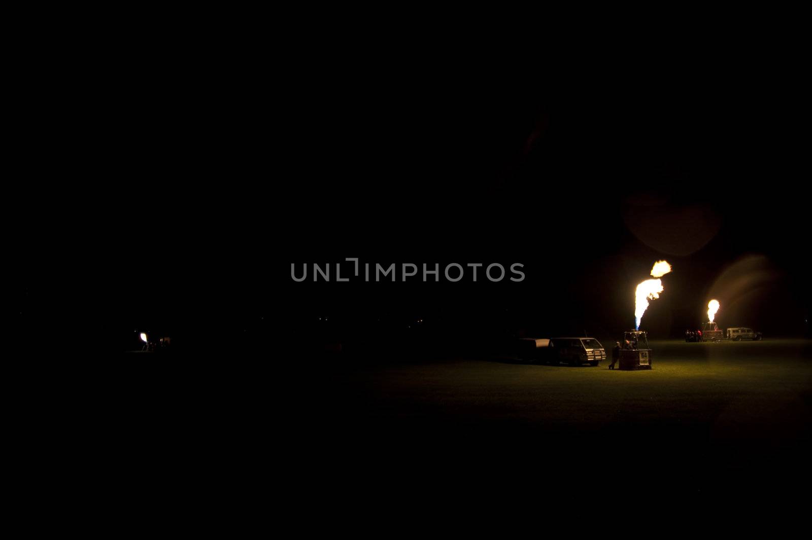 heater of hot air balloons by night