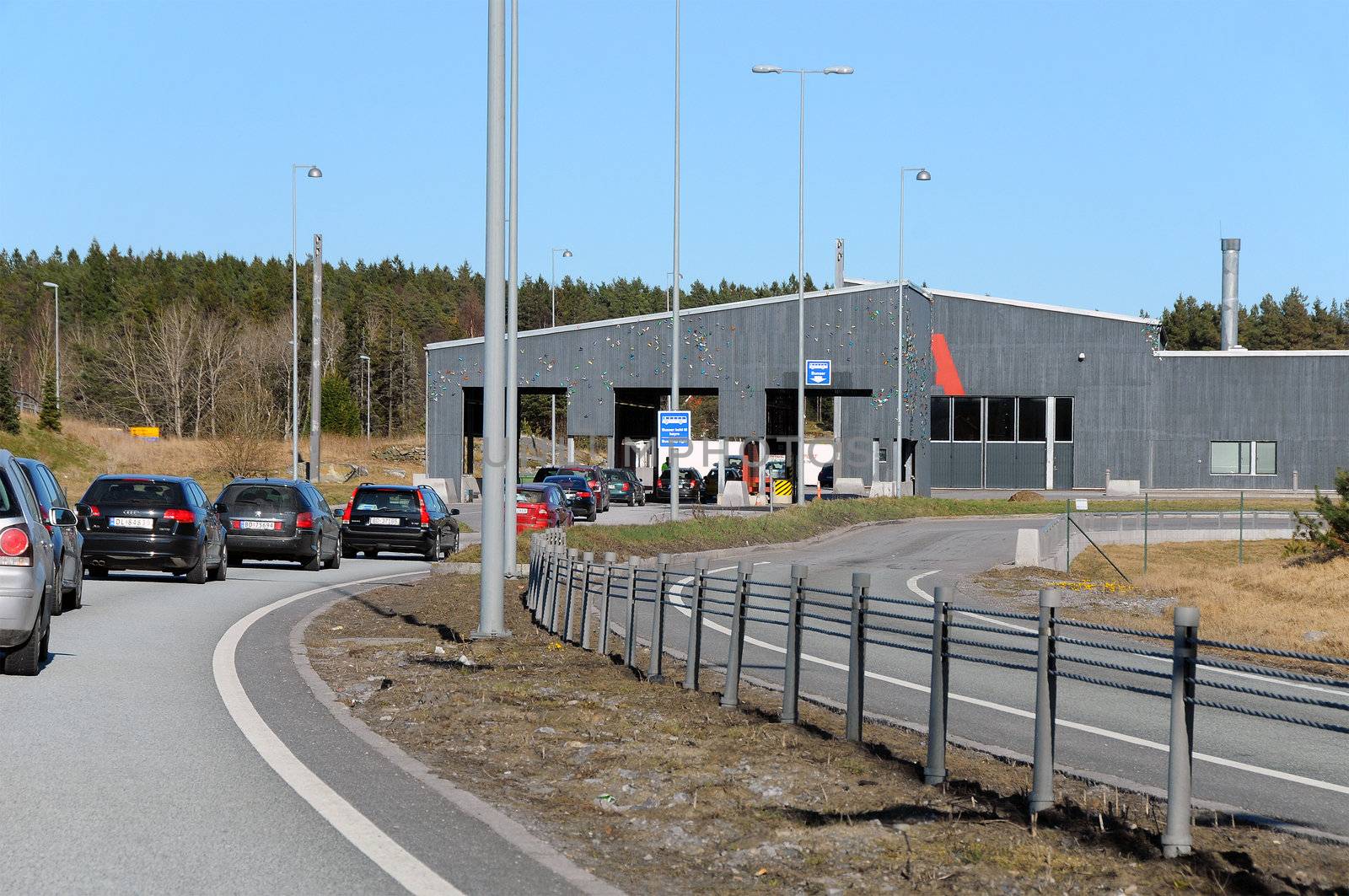 Customs control - E-6 - Svinesund, the Norwegian side. 
Nervous drivers are waiting to be checked.