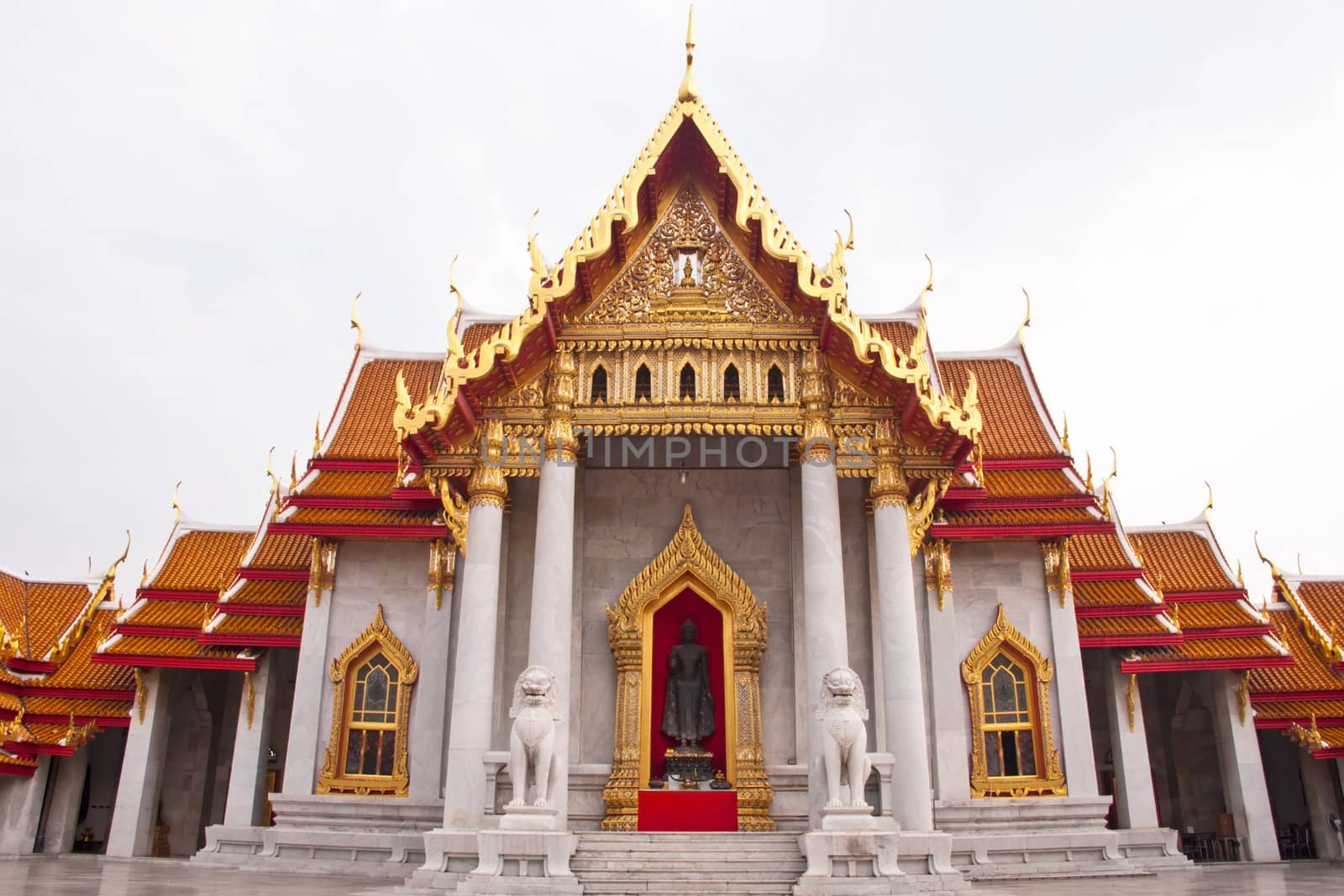 Beautiful Thai Temple Wat Benjamaborphit, temple in Bangkok, Thailand