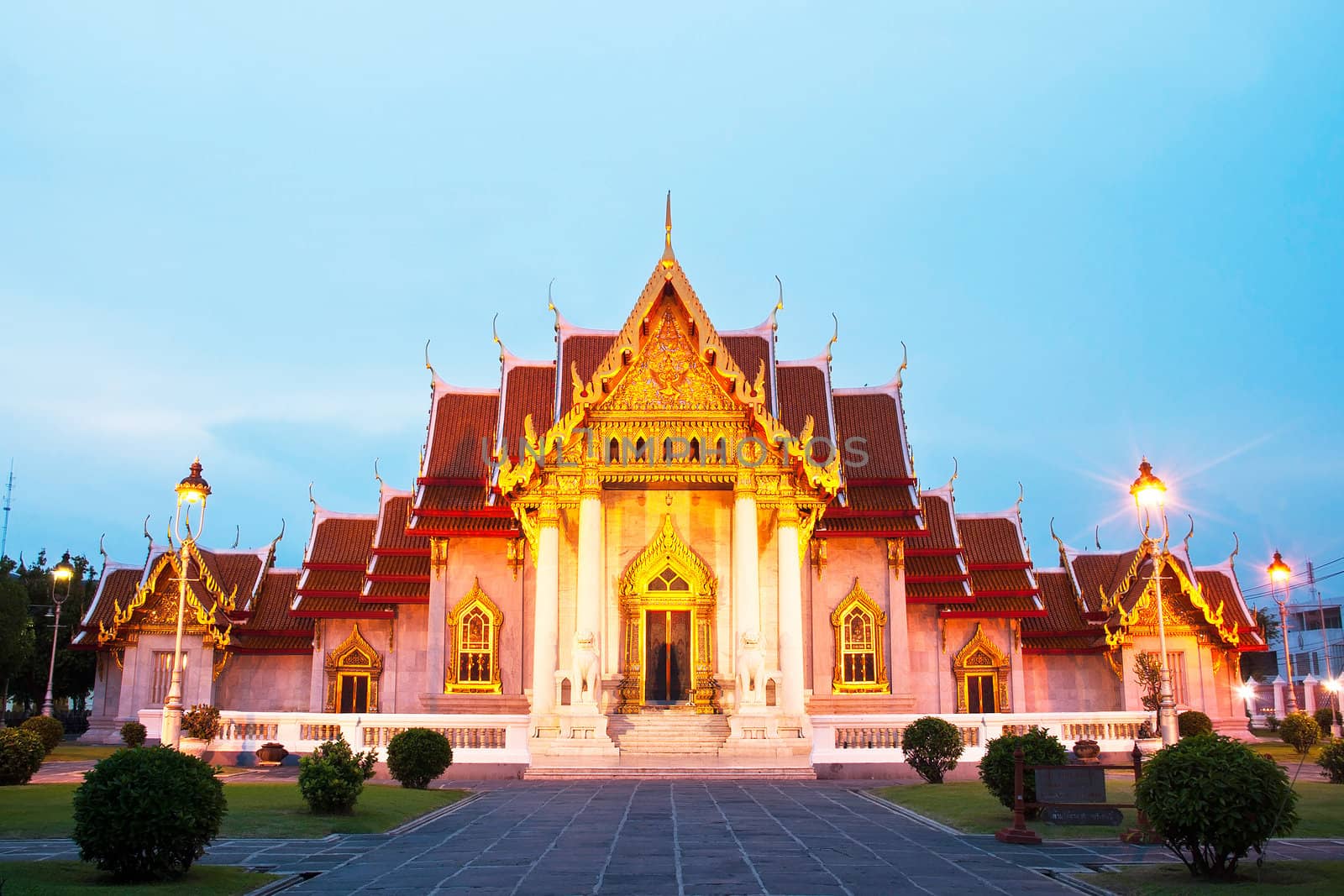 Beautiful Thai Temple Wat Benjamaborphit by Yuri2012