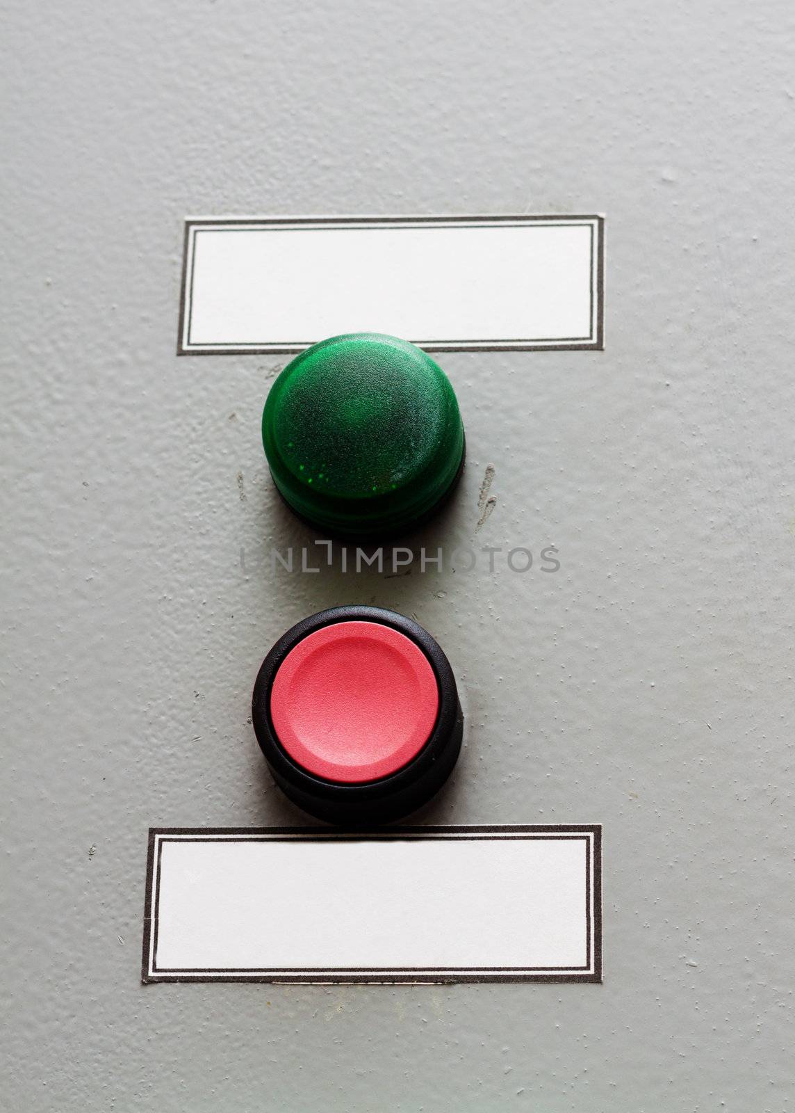 Green start and red stop buttons