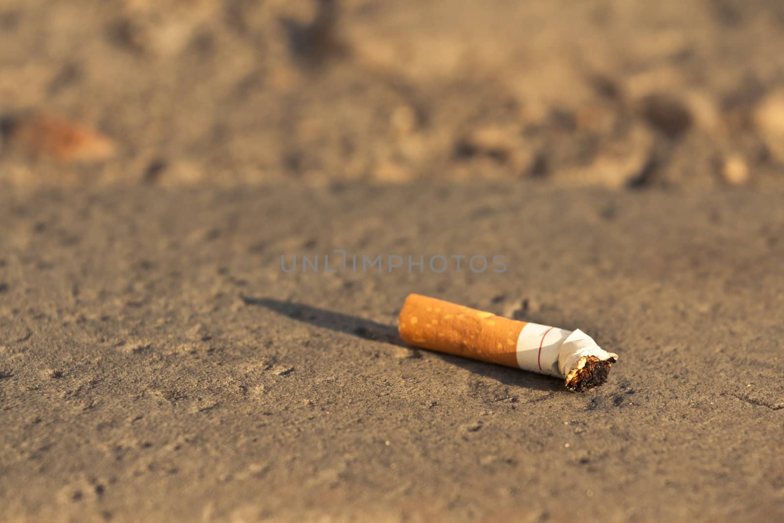 Cigarette fag thrown in the city by Lamarinx