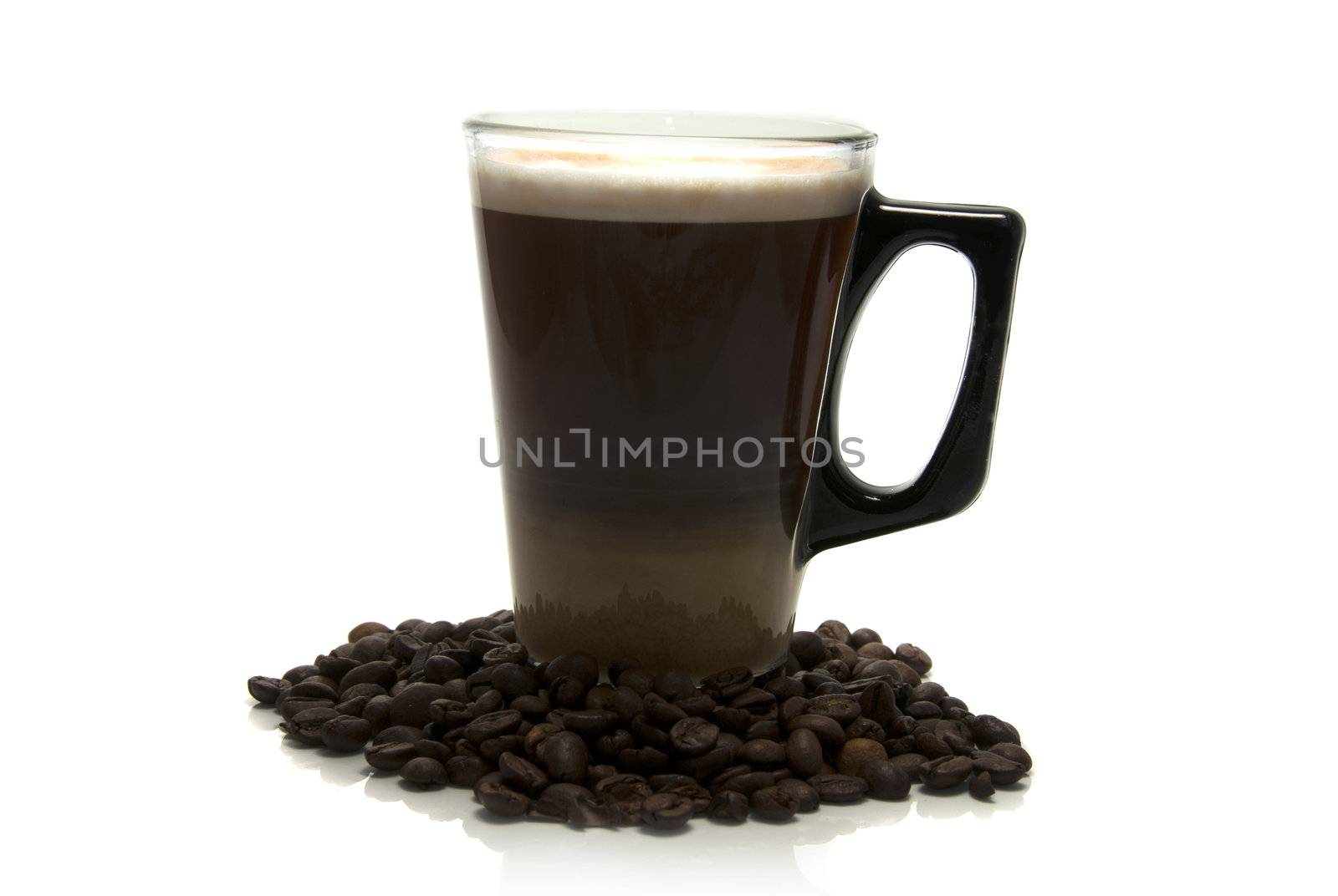 coffe with milk and raw beans