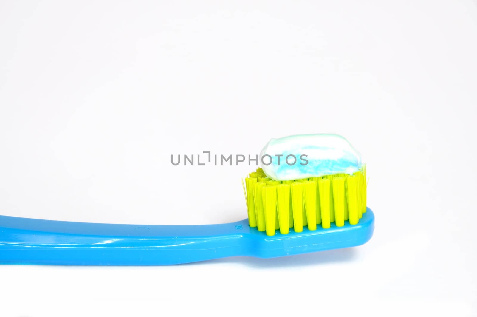 Toothbrush and toothpaste by anderm