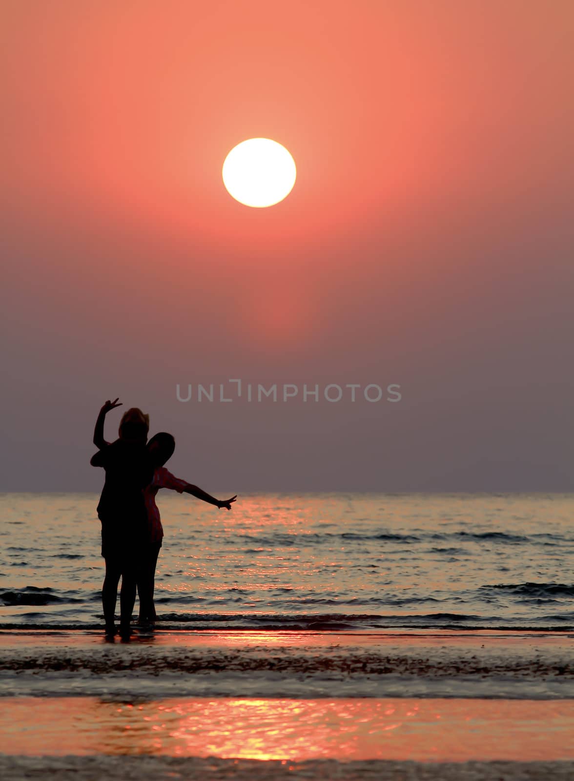 silhouette of woman on the sunset 
 by rufous