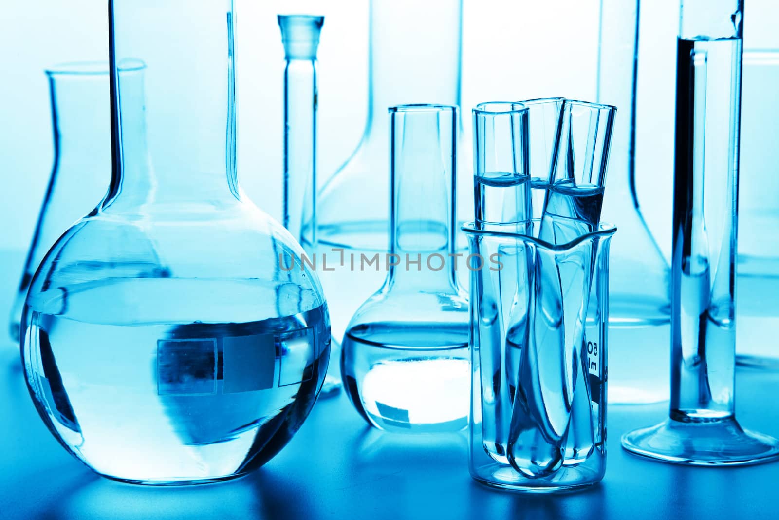 chemical laboratory glassware 