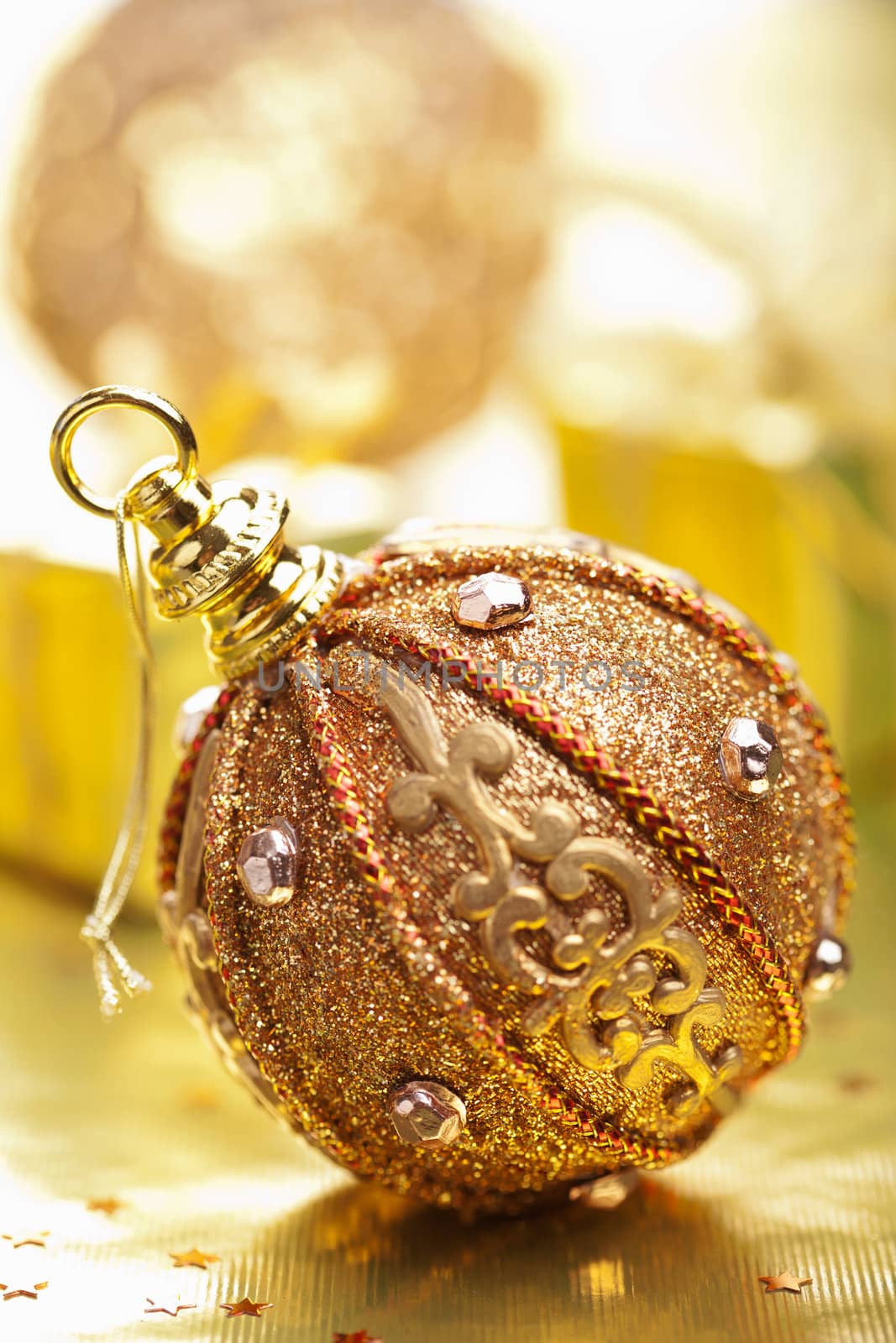 golden christmas decoration 