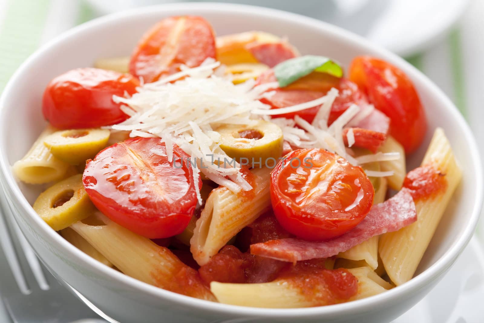pasta with tomatoes and salami 