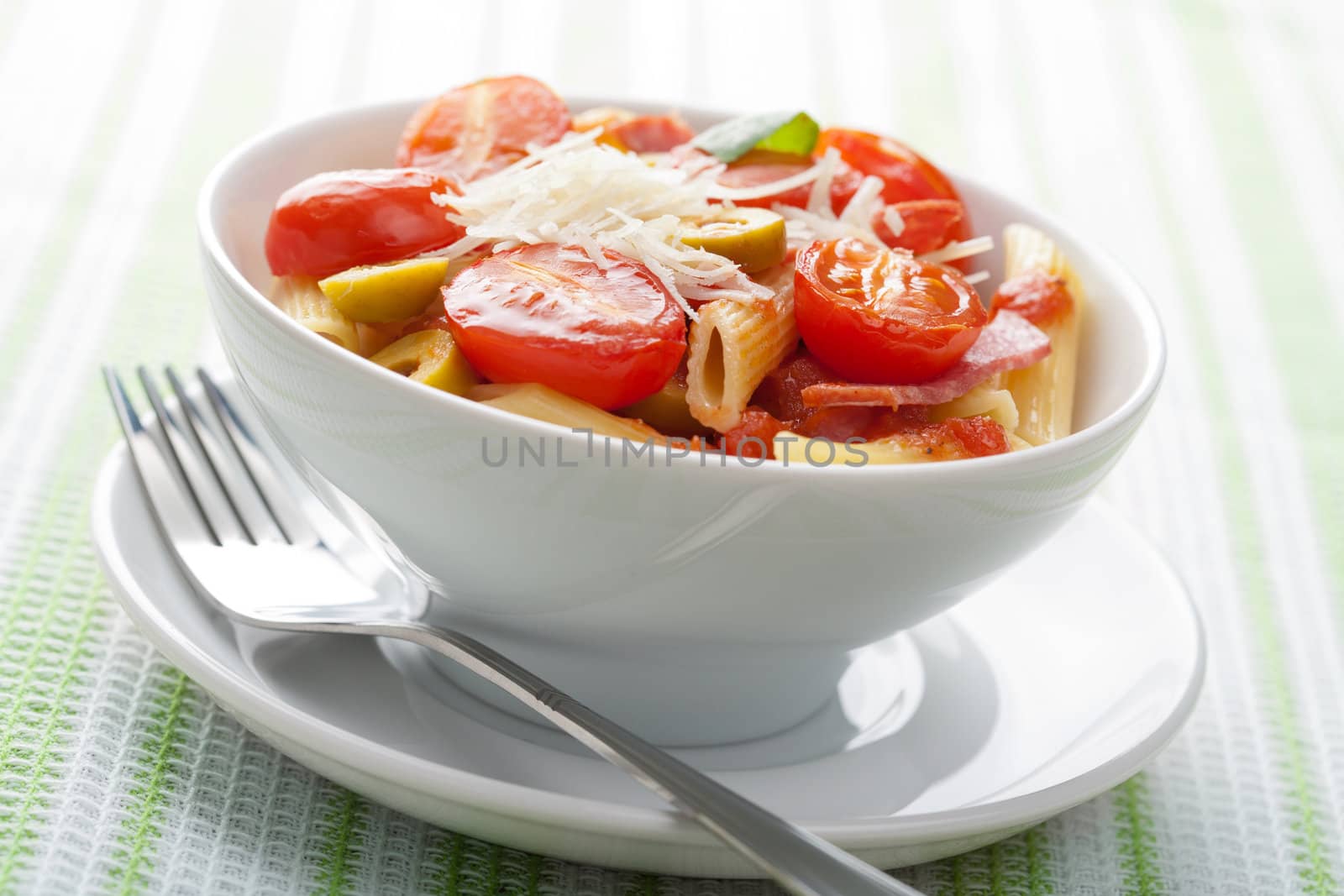 pasta with tomatoes and salami 