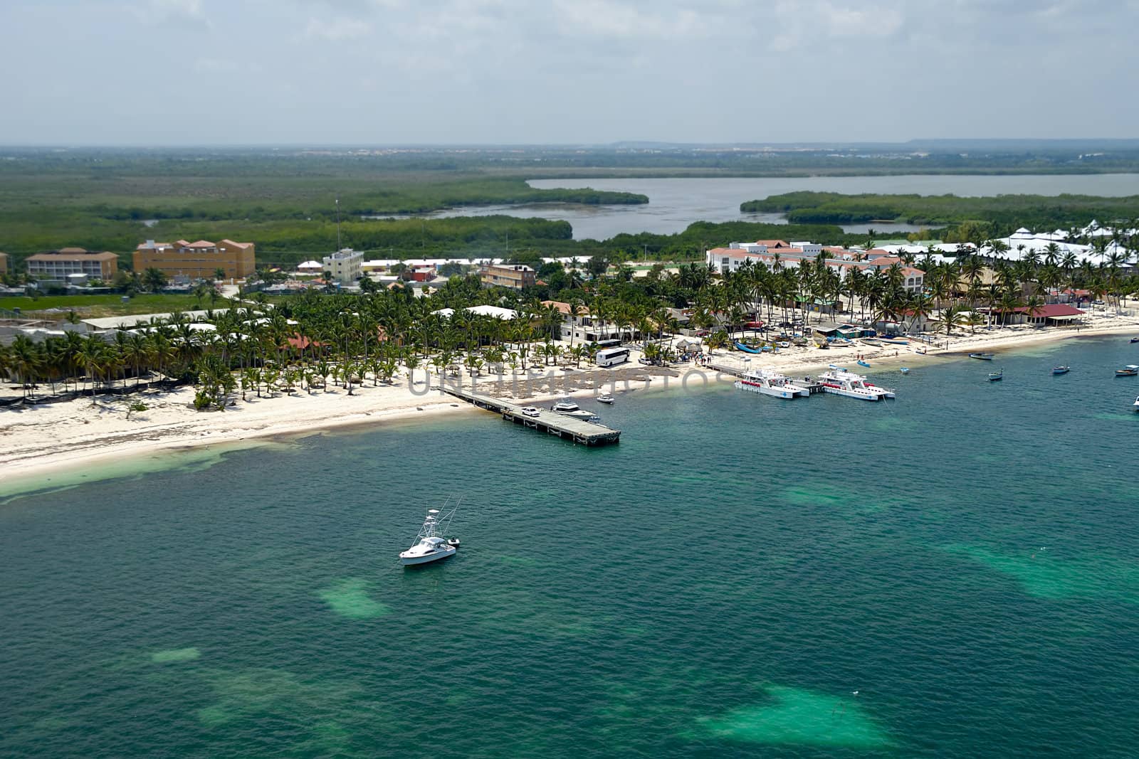 Boats and beach by cfoto