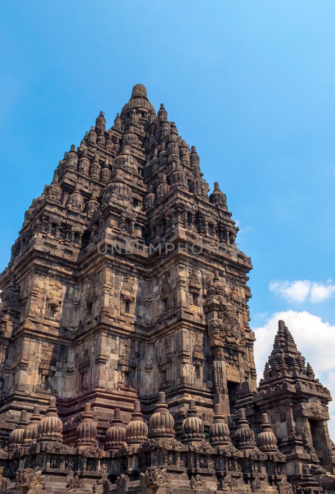 Prambanan temple site by rigamondis