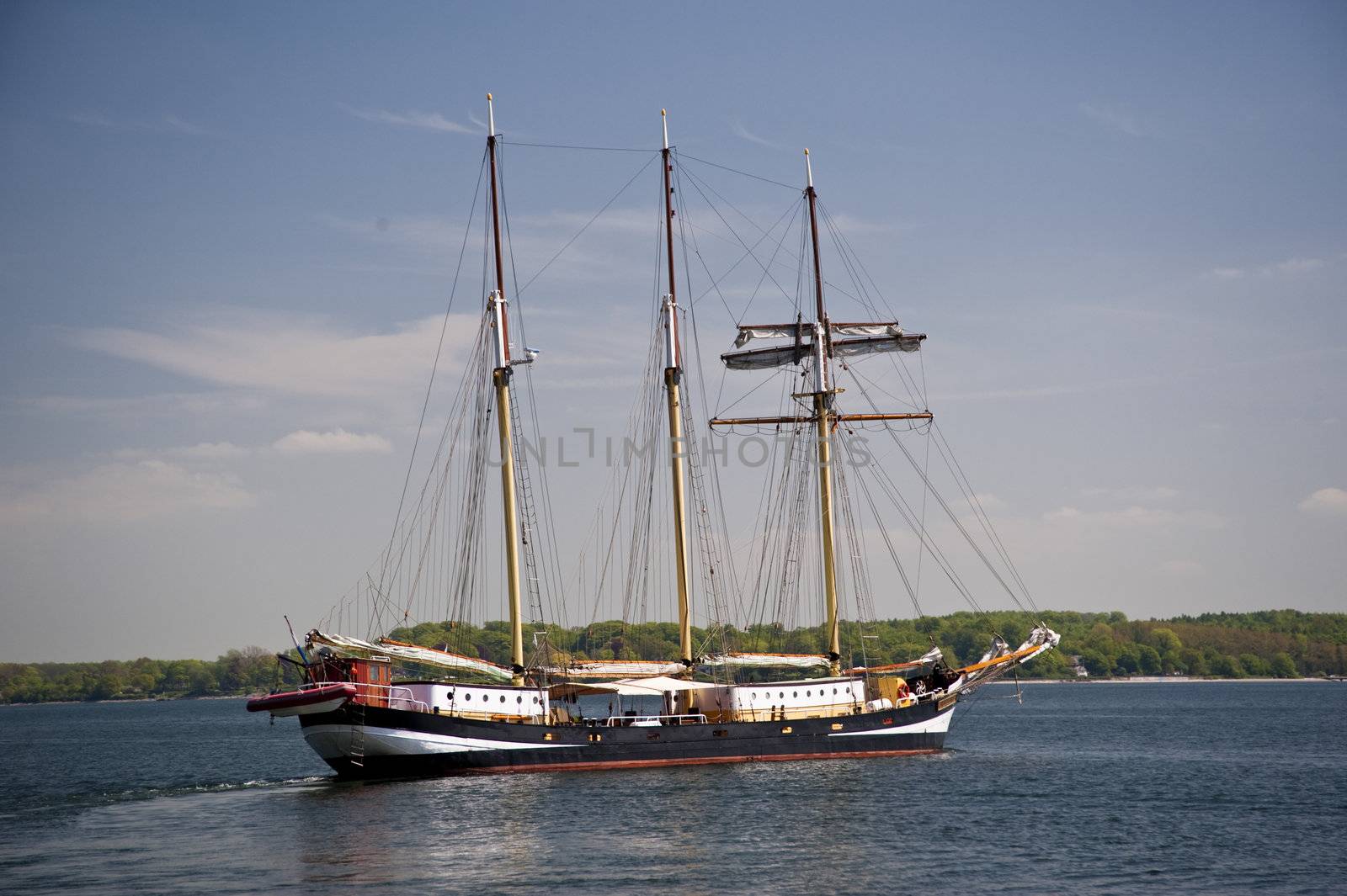 Sailing ship