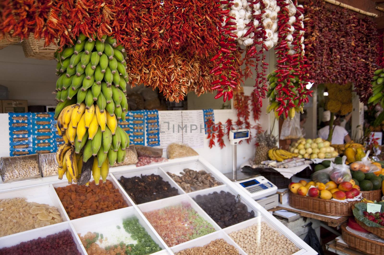 scene in portugal / island of madeira / funchal / mercado dos lavradores