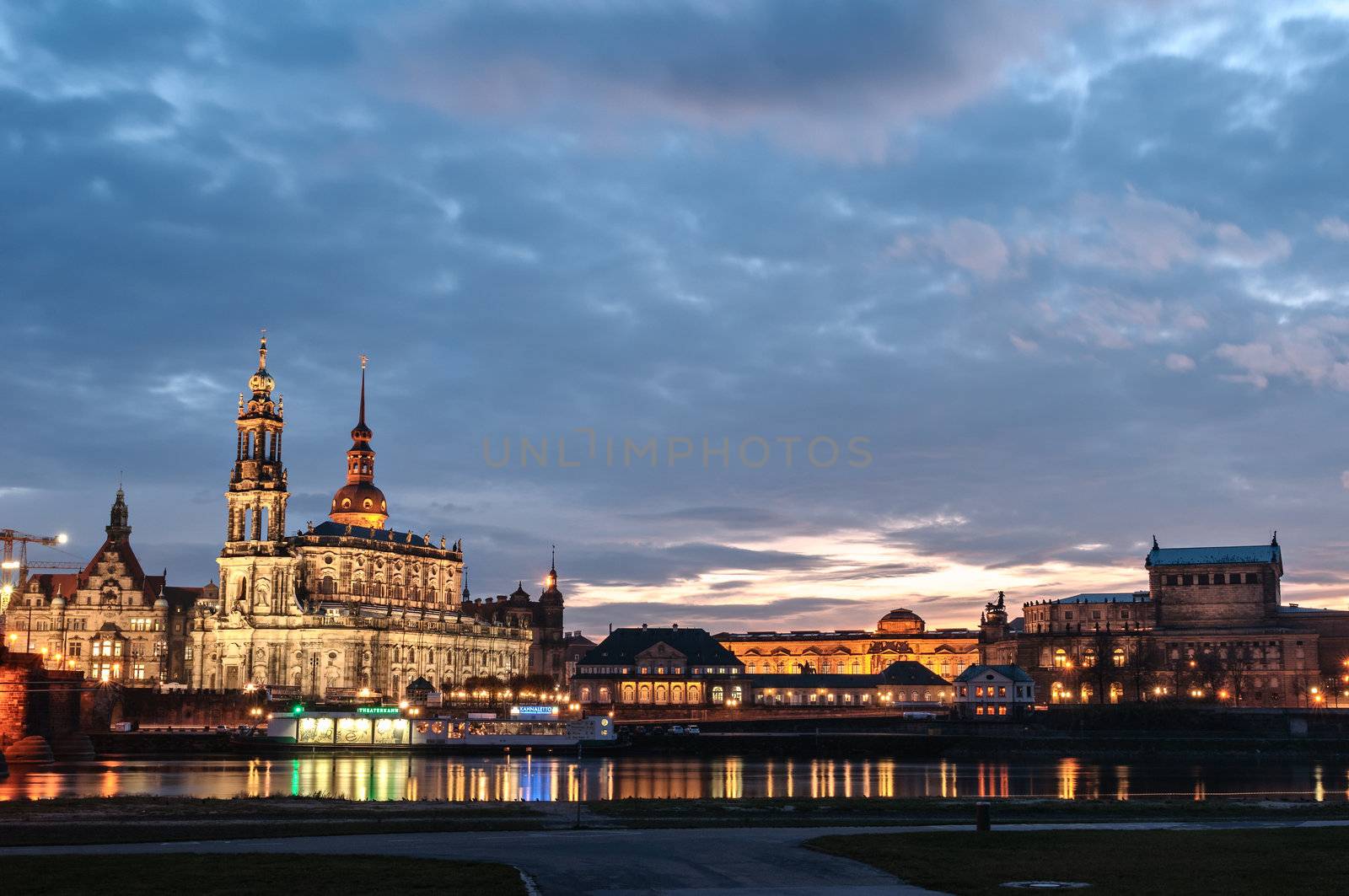 View of the Altstadt (old town) with the Hofkirche and the Semperoper at sunset. Picture taken from the other side of the Elbe river.