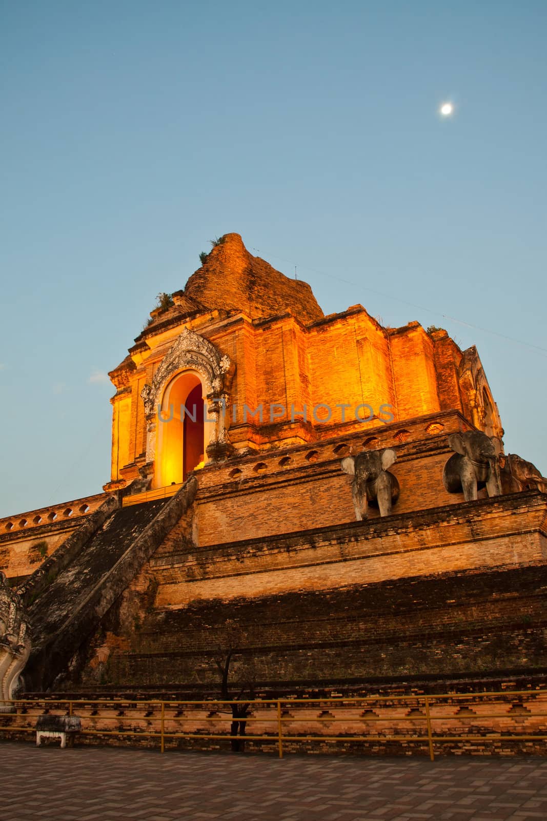 Wonderful Pagoda Wat Chedi Luang Temple, Chiang Mai, Thailand