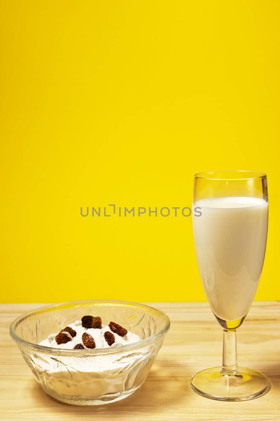 ingredients for cut-up and sugared pancake with raisins