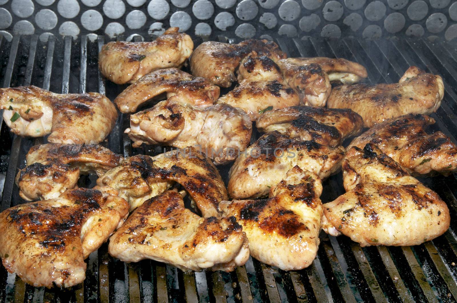 Grilled chicken wings by Lester120