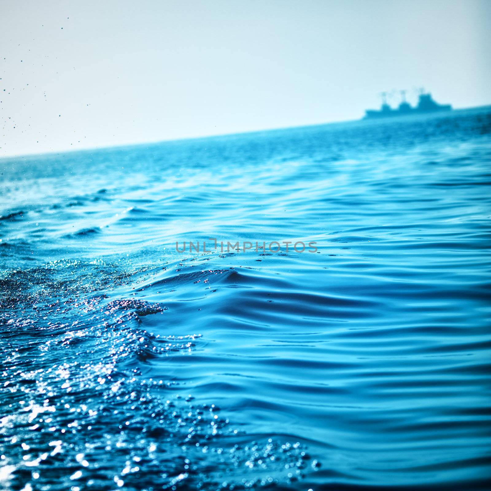 Blue Ocean Waves by petr_malyshev