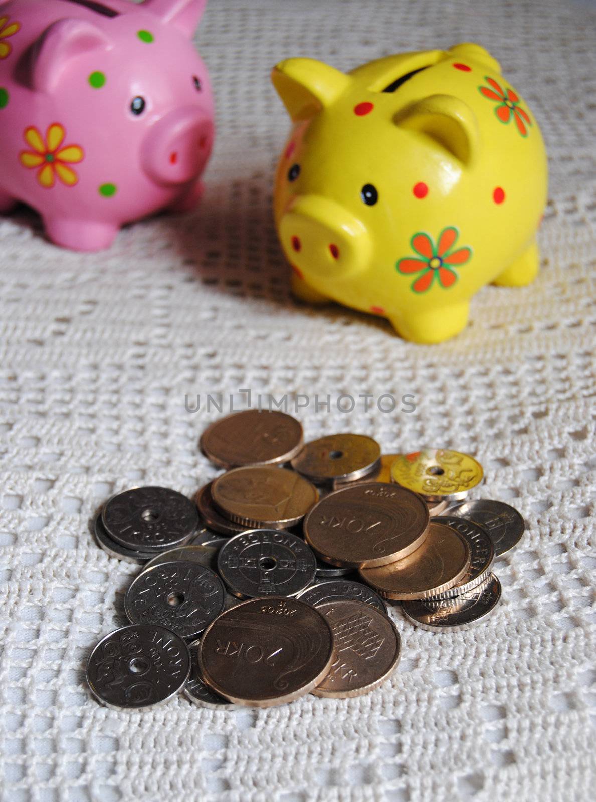 norwegian coins and piggybanks