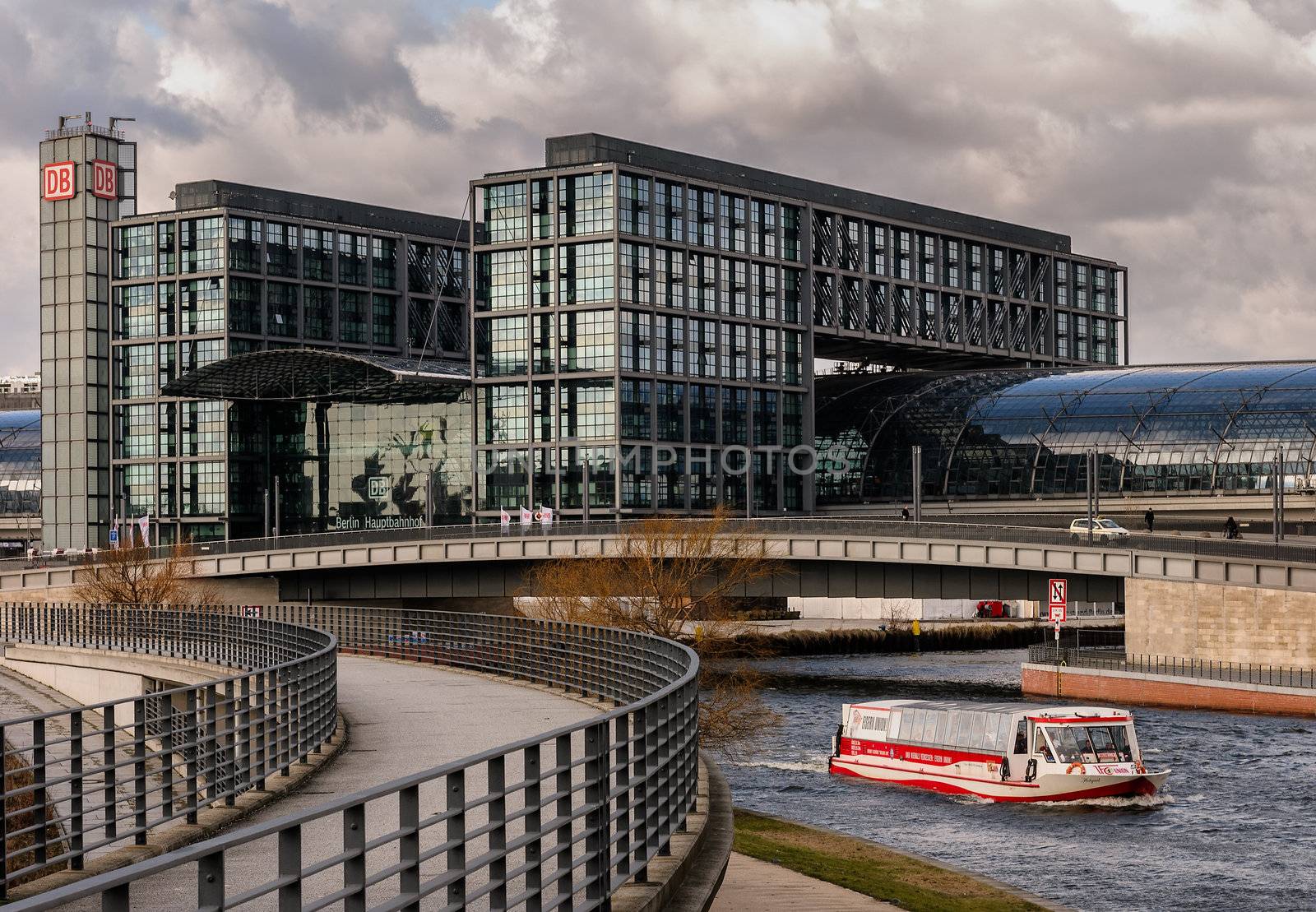 Berlins futuristic main station, located on the Spree river.